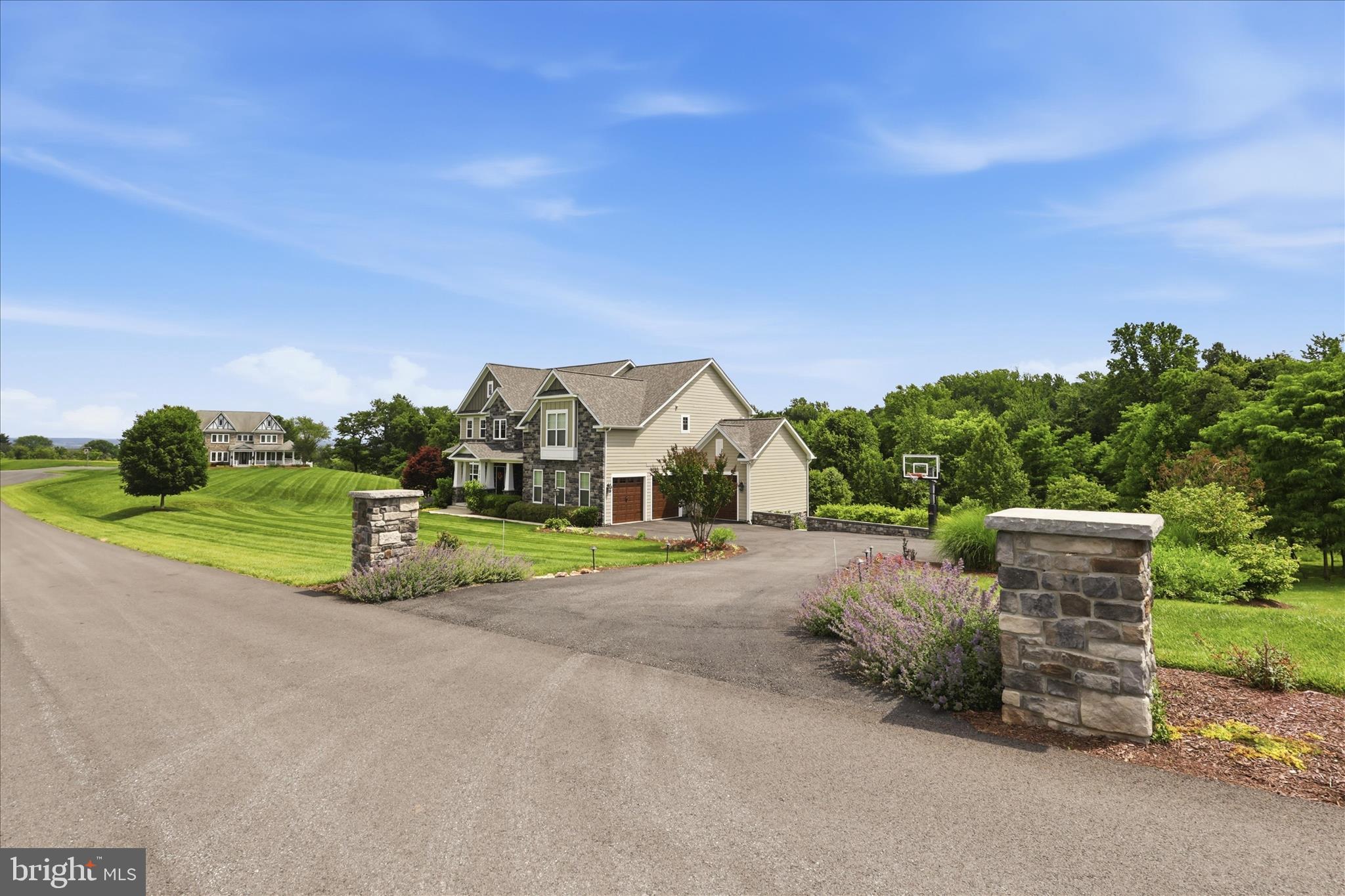 ARROWOOD - Residential