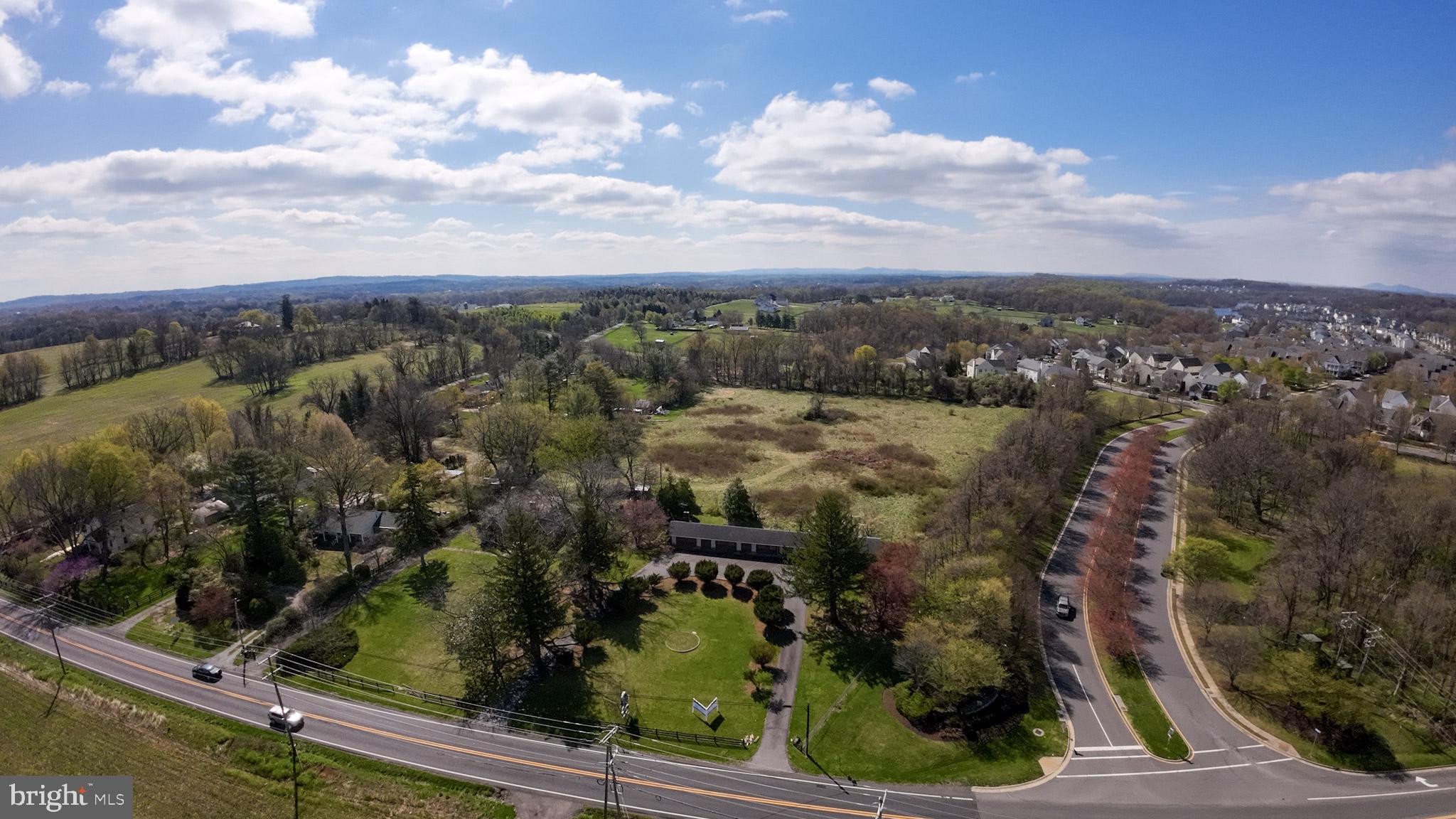 ROUND HILL - Residential