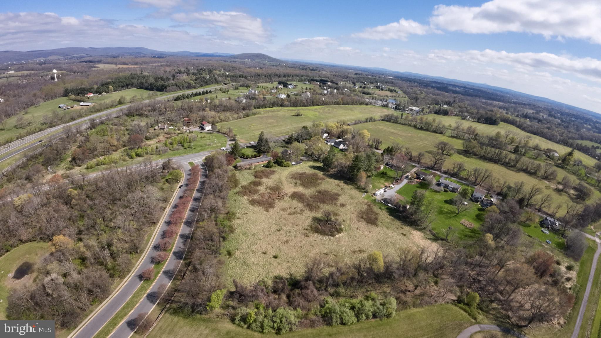 ROUND HILL - Residential