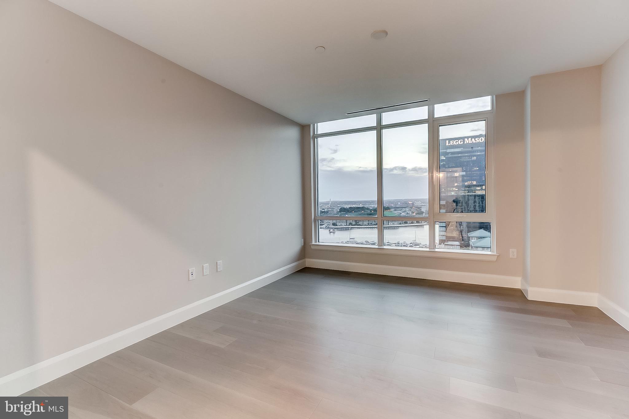 HARBOR EAST - Residential