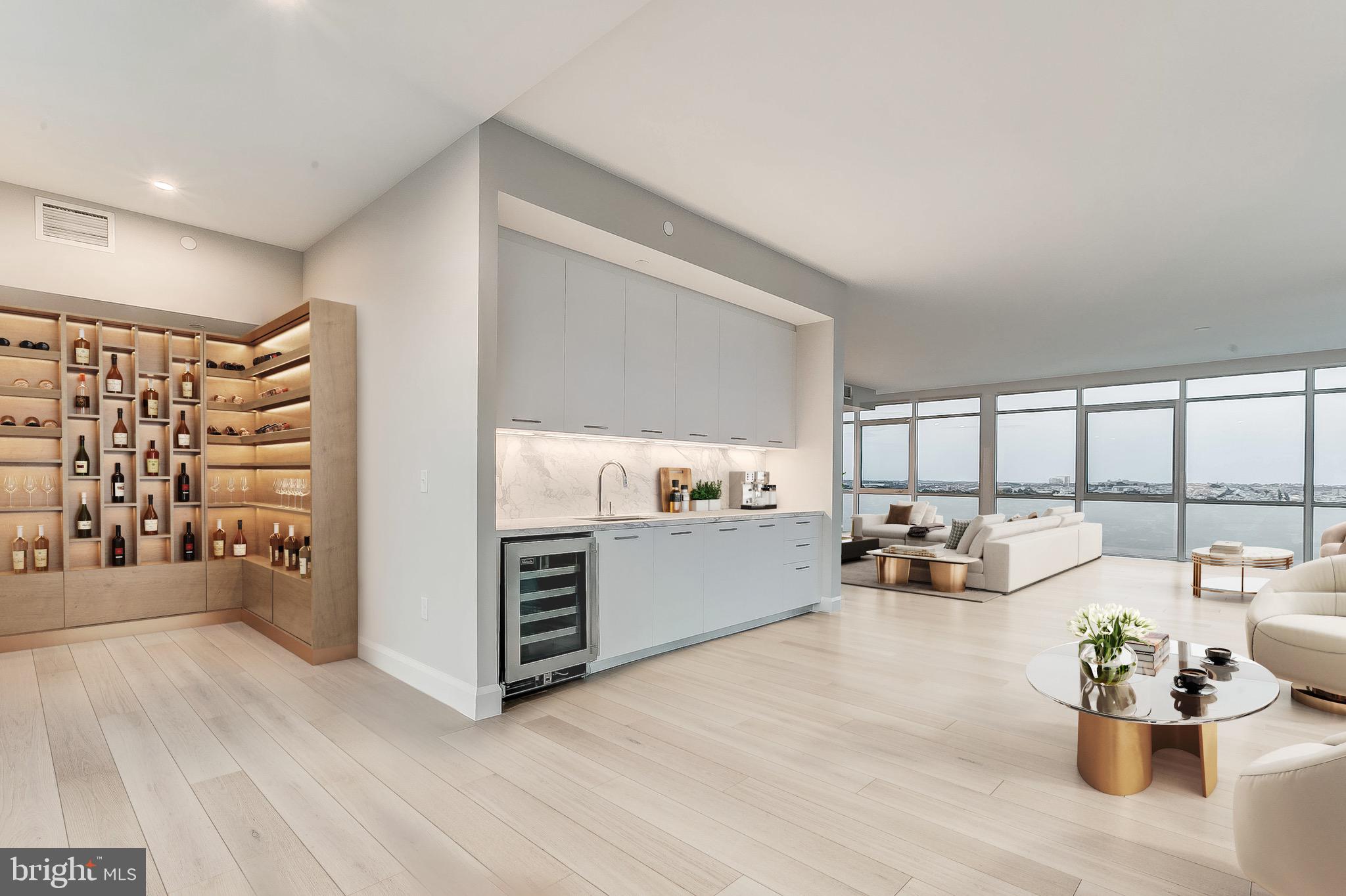 HARBOR EAST - Residential