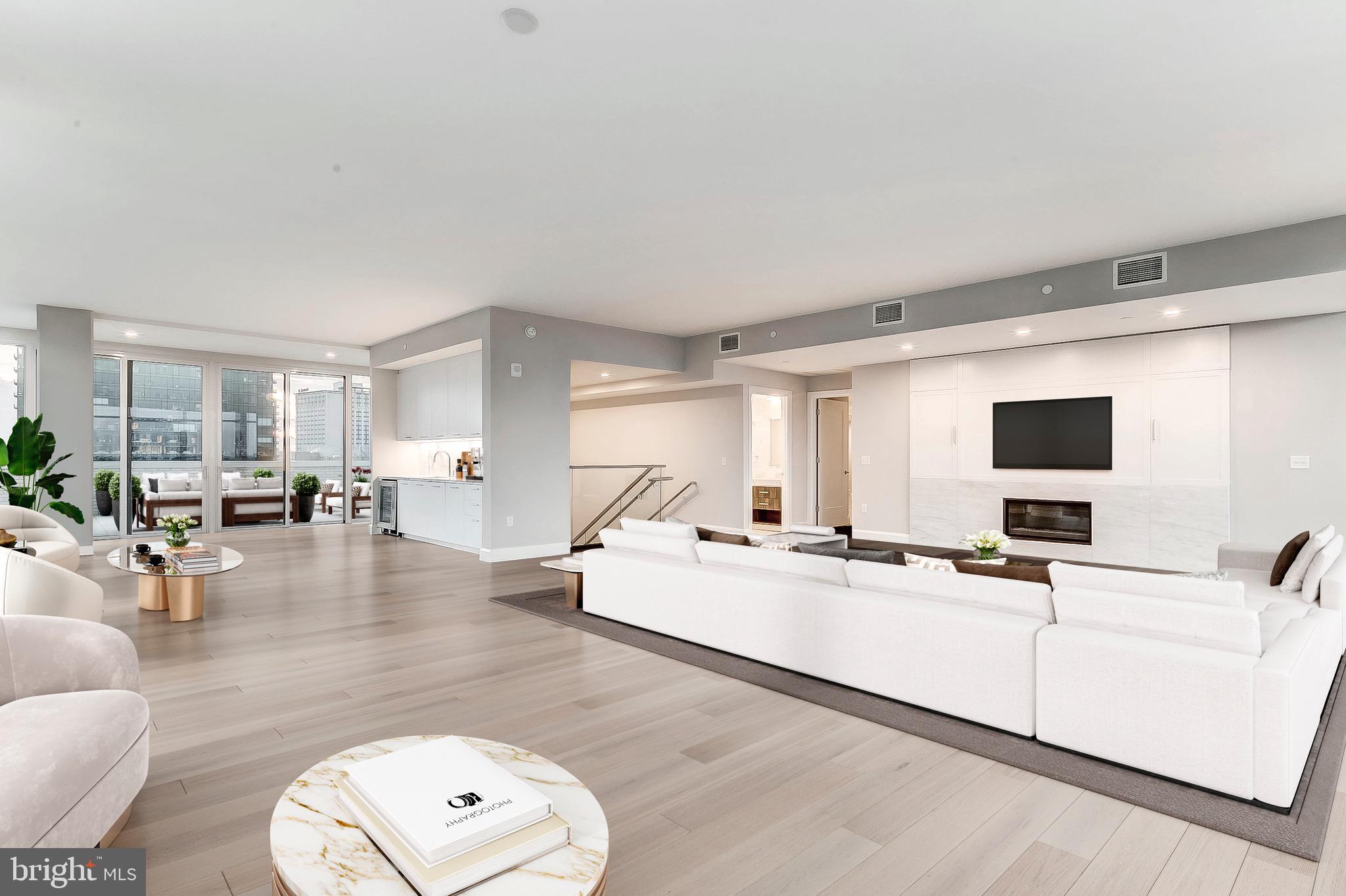 HARBOR EAST - Residential