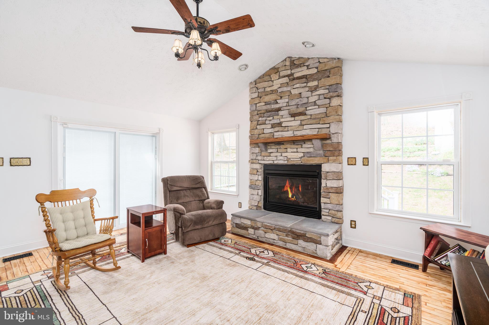 FOREST KNOLL - Residential