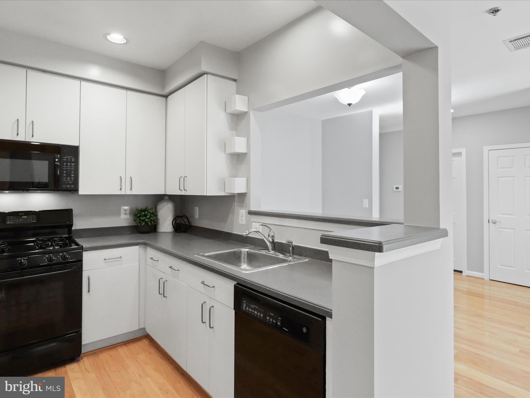 STRATFORD - Residential