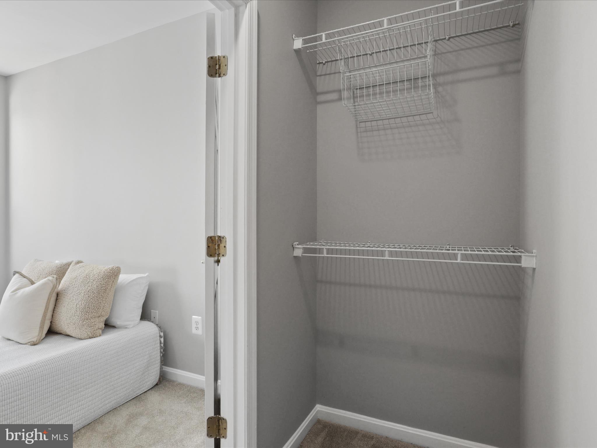 STRATFORD - Residential