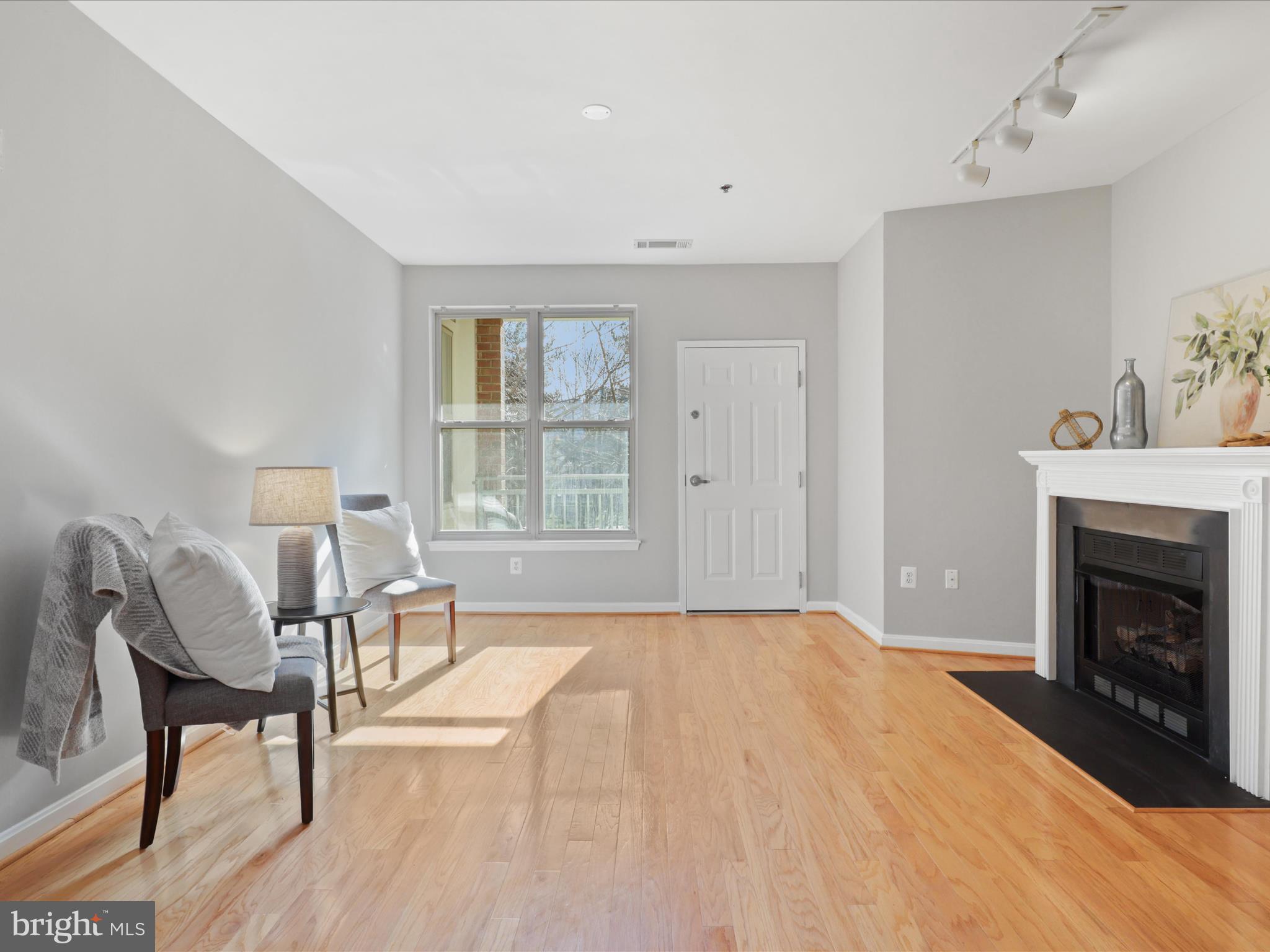 STRATFORD - Residential