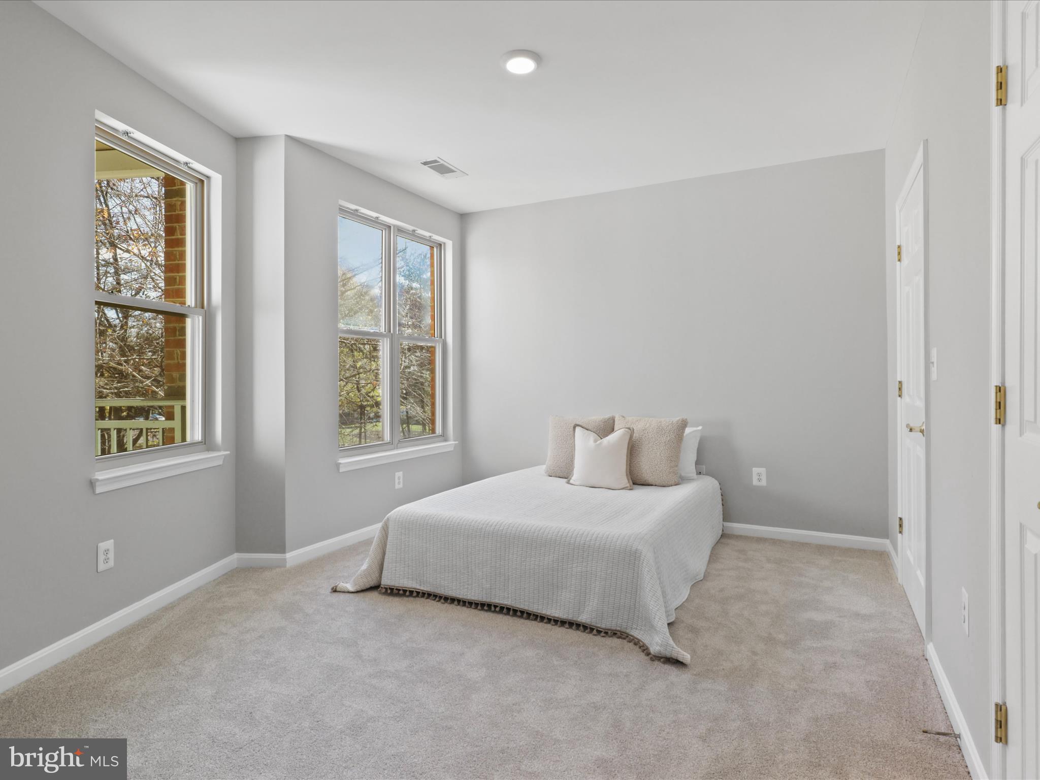 STRATFORD - Residential
