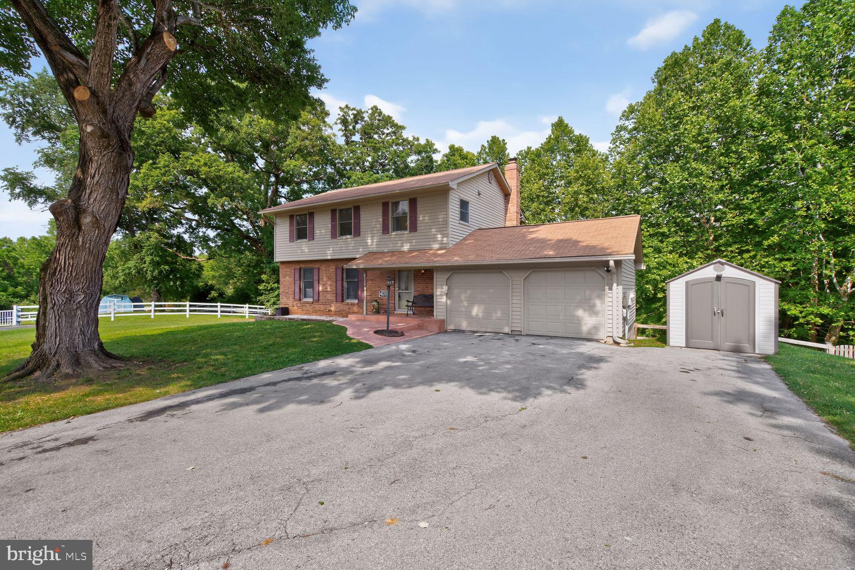 MEADOWBROOK - Residential
