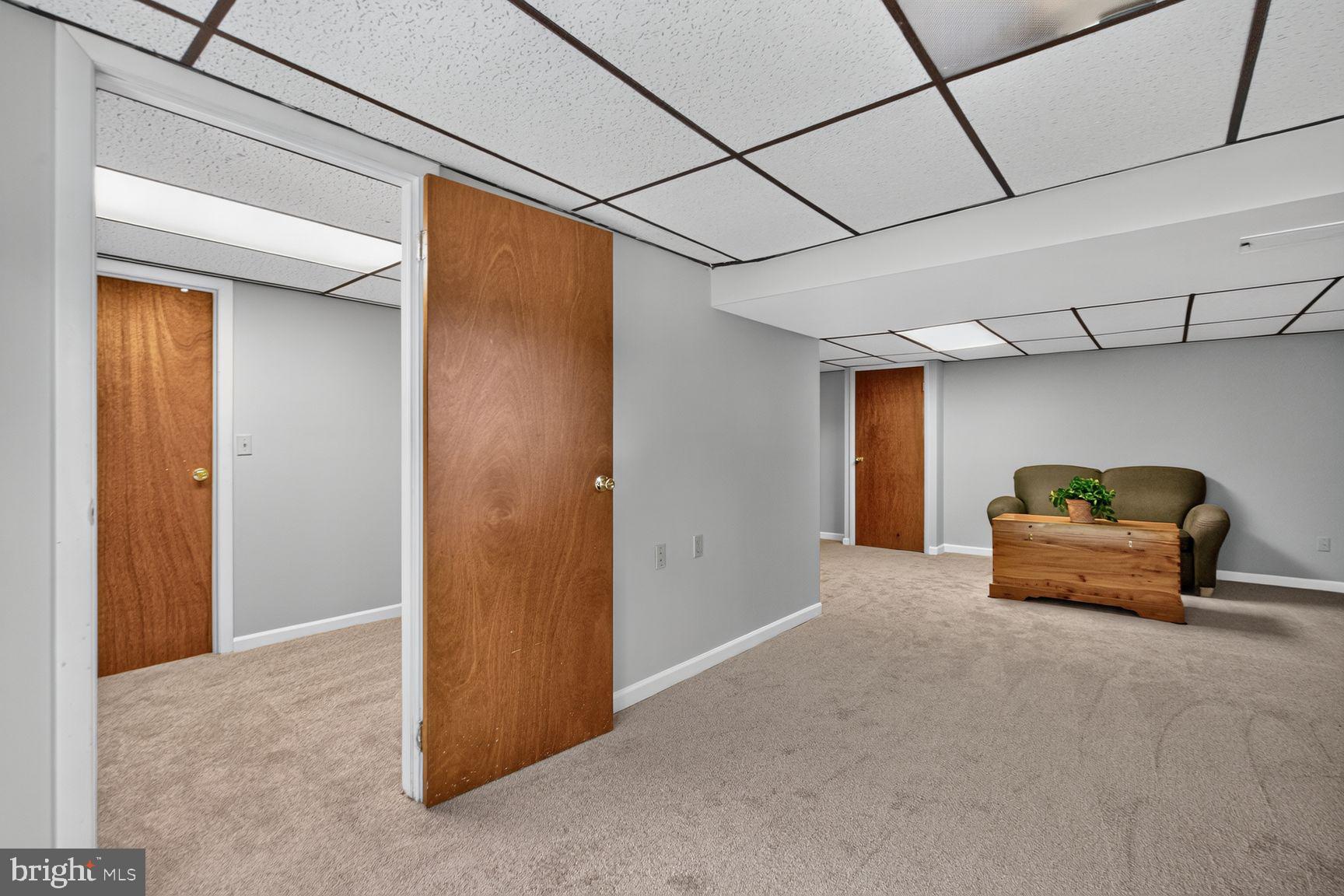 MEADOWBROOK - Residential