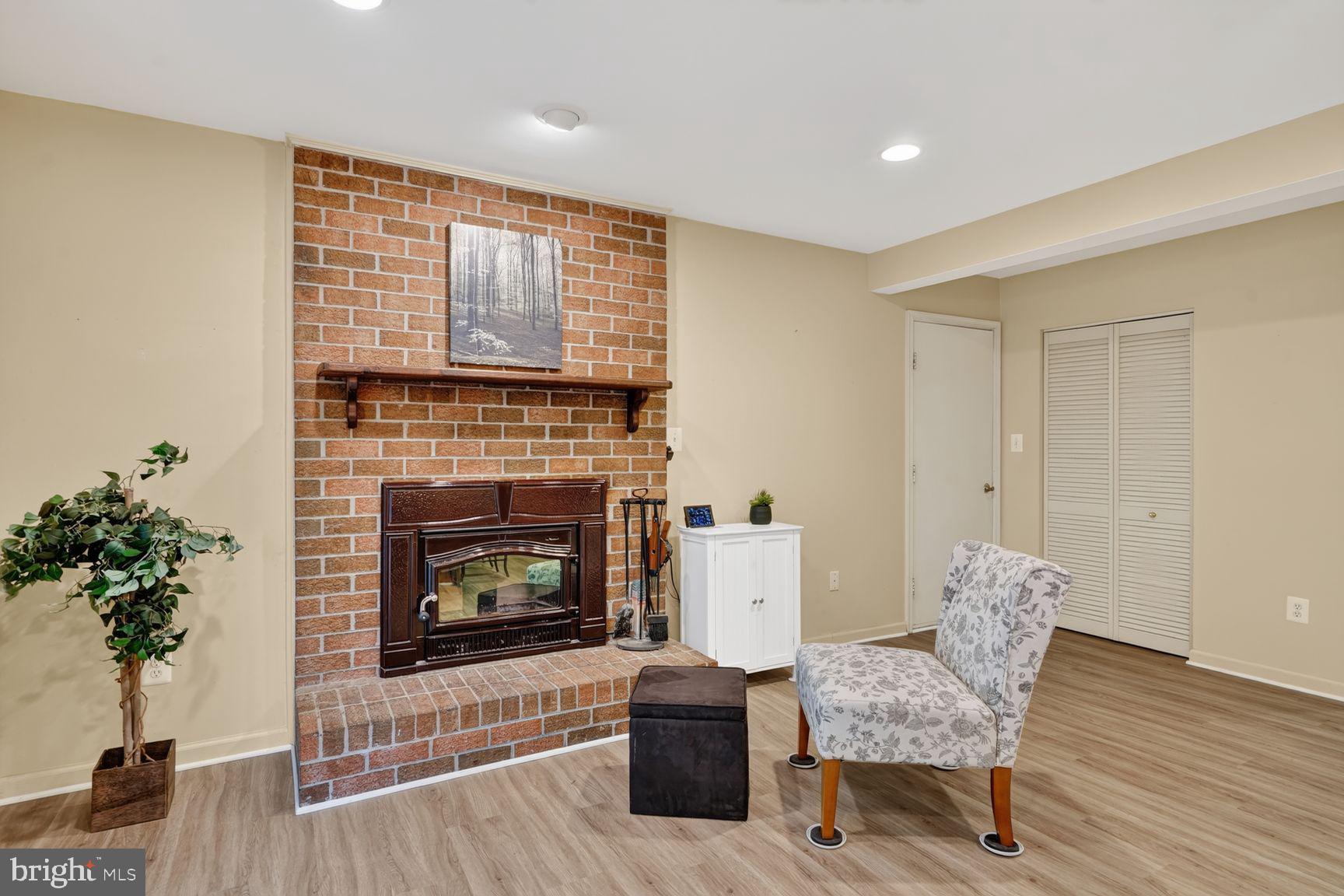 MEADOWBROOK - Residential