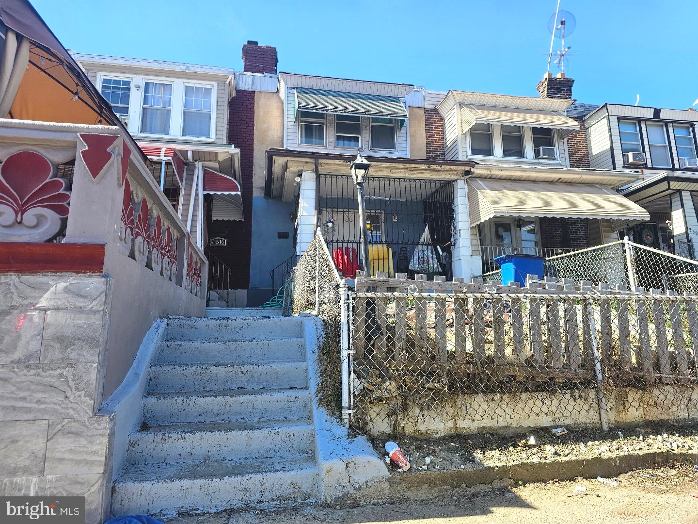 GREAT VALUE DUPLEX . THE  1st UNIT featuring a 1 bedroom, living room and kitchen & a huge  rear yard and basement. THE 2nd UNIT features 2 bedrooms and a kitchen.