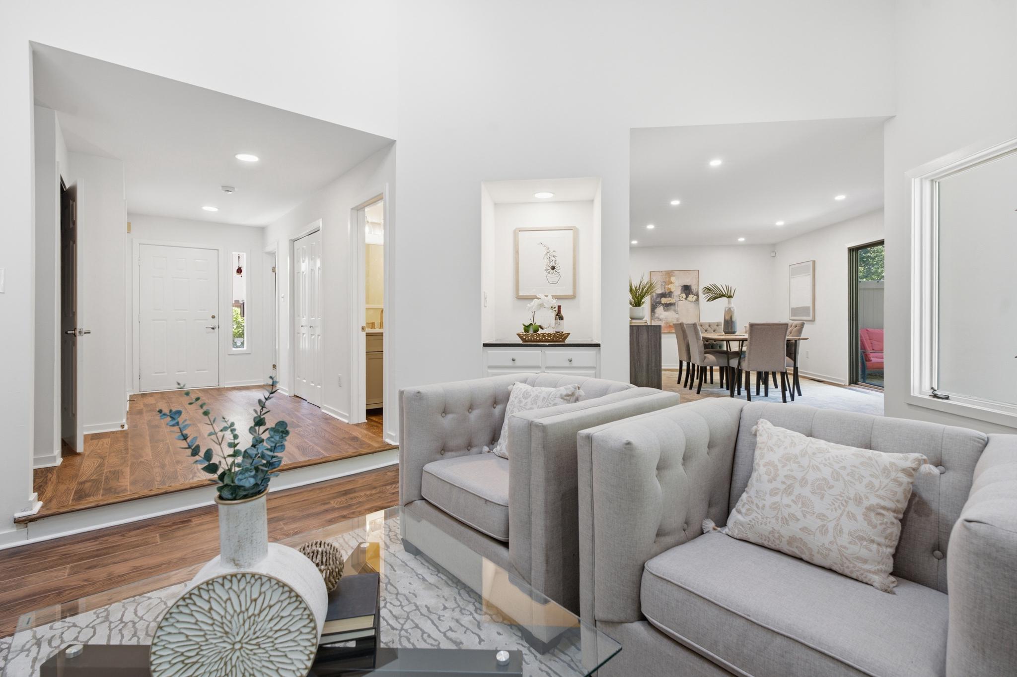 MONTROSE VIL - Residential