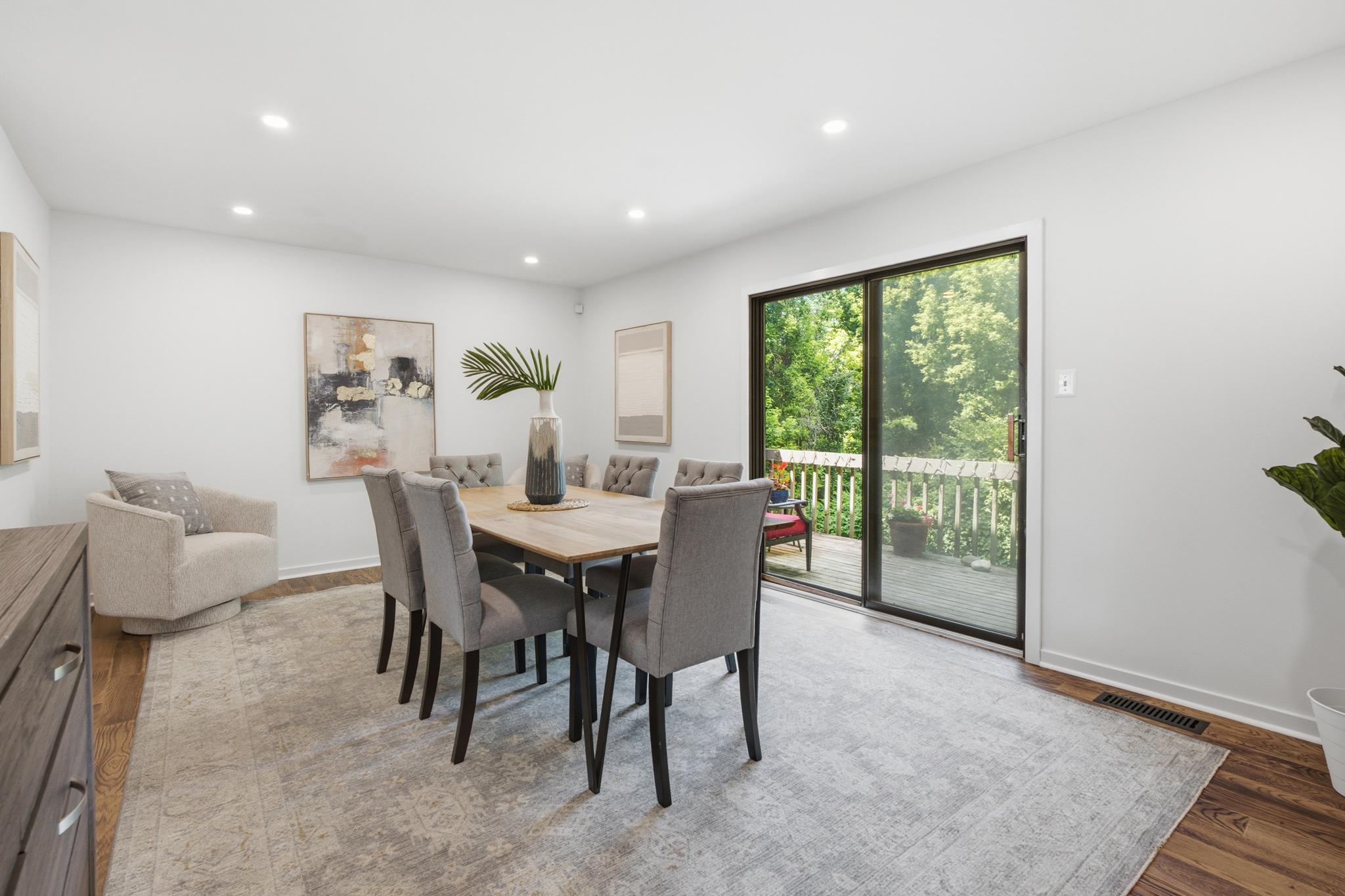 MONTROSE VIL - Residential