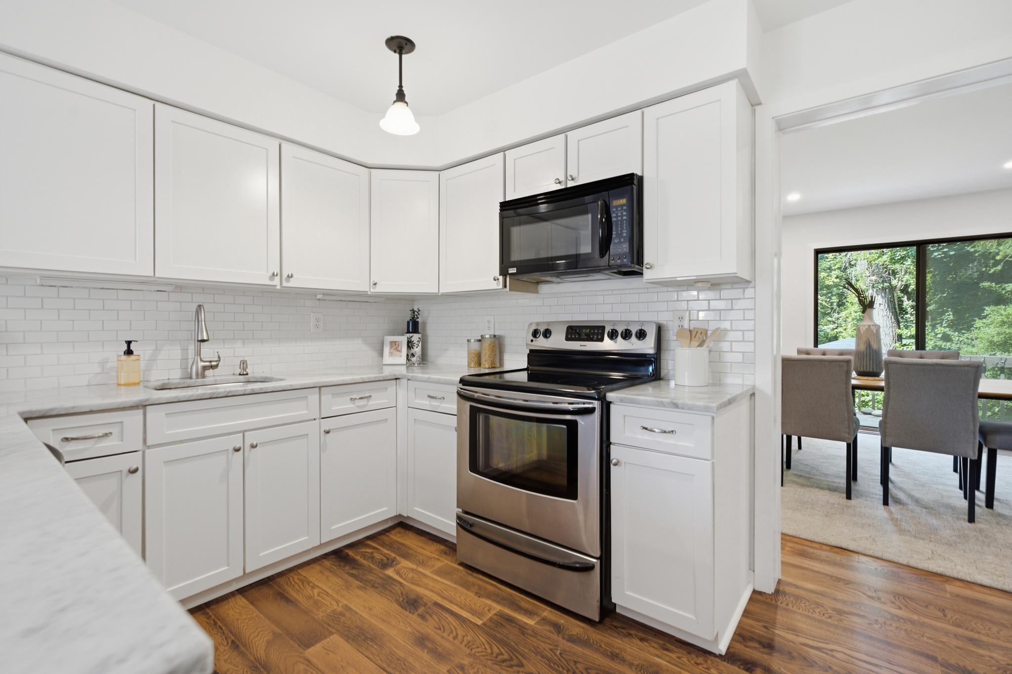MONTROSE VIL - Residential