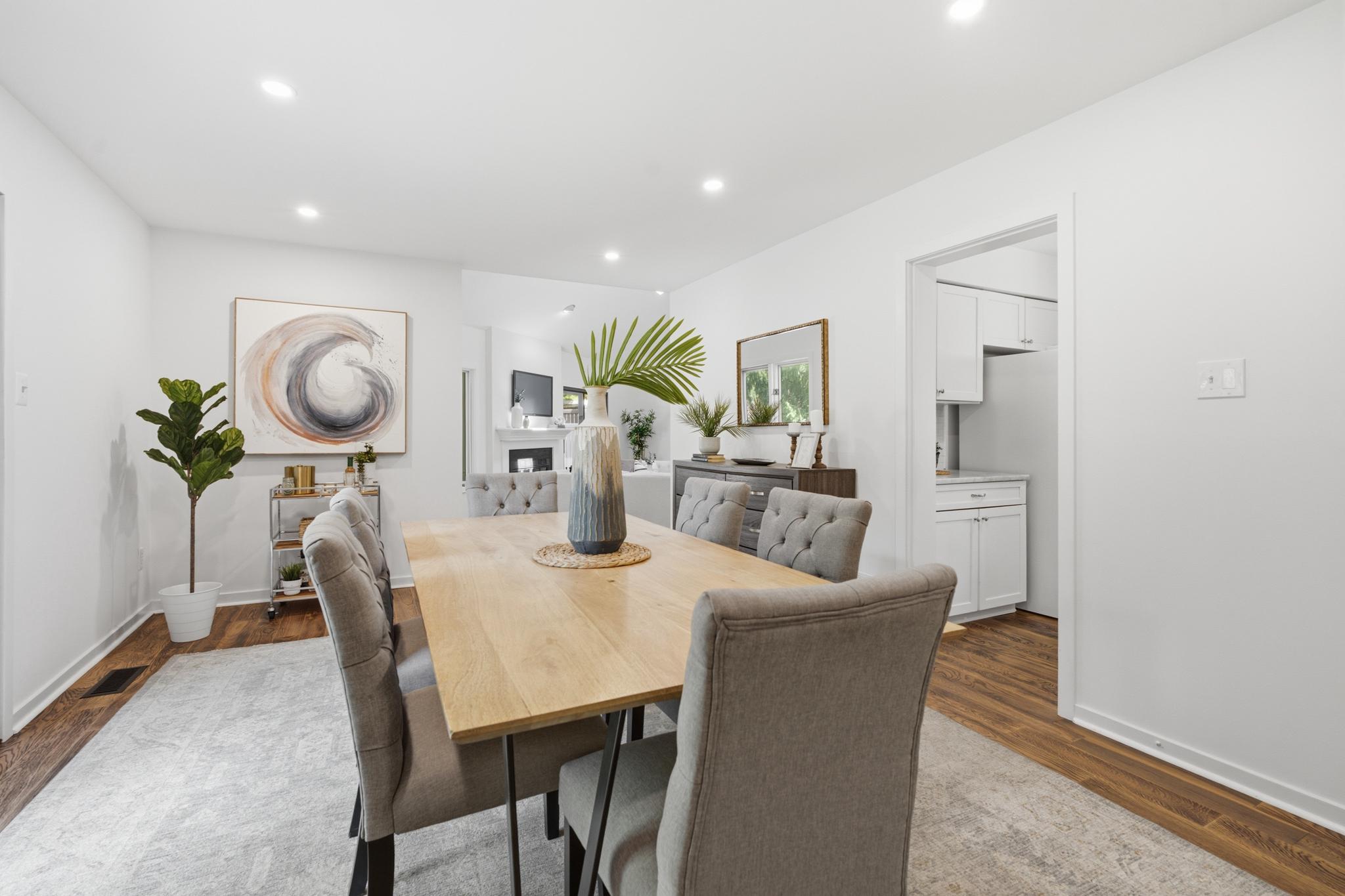 MONTROSE VIL - Residential