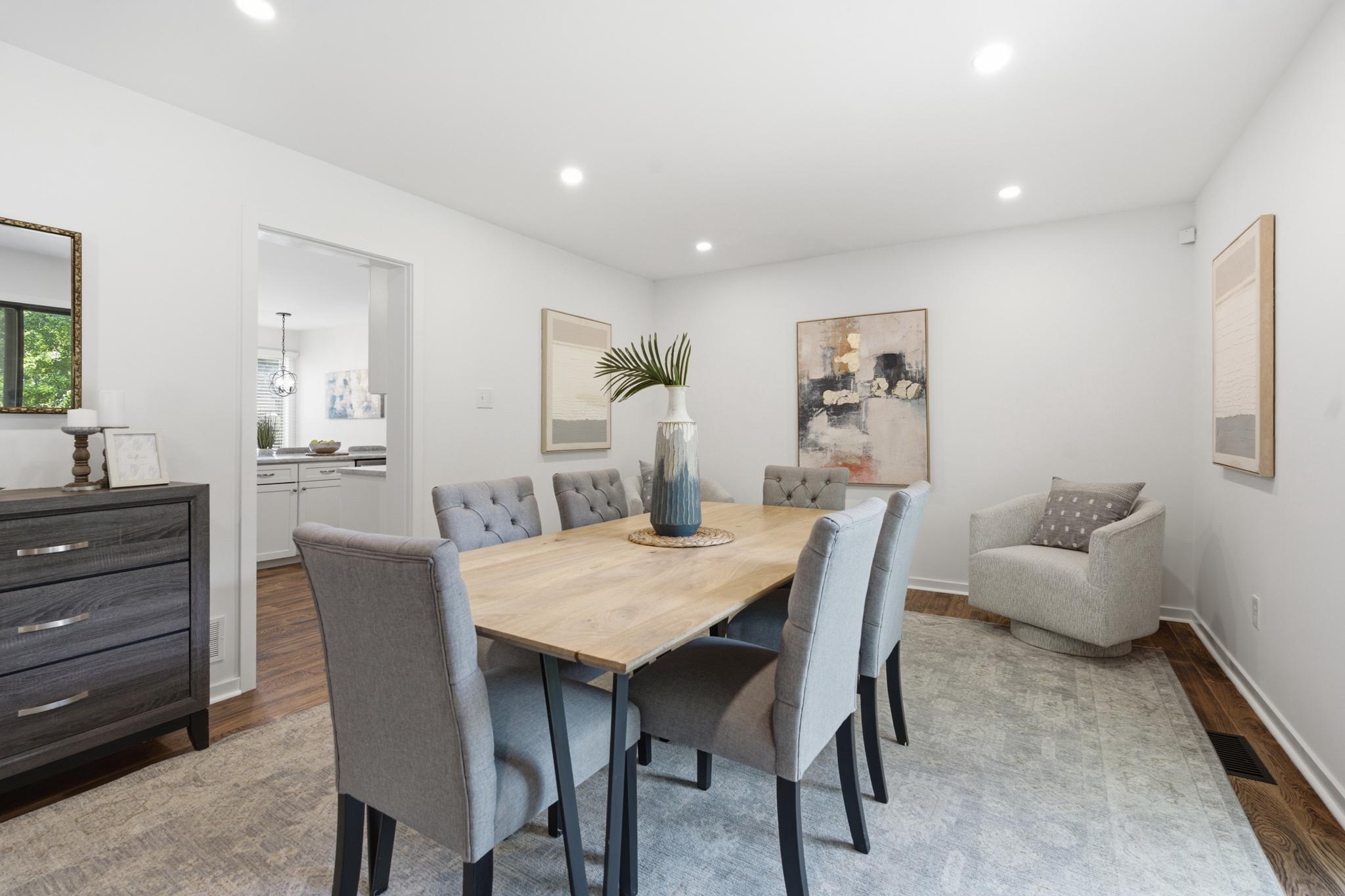 MONTROSE VIL - Residential