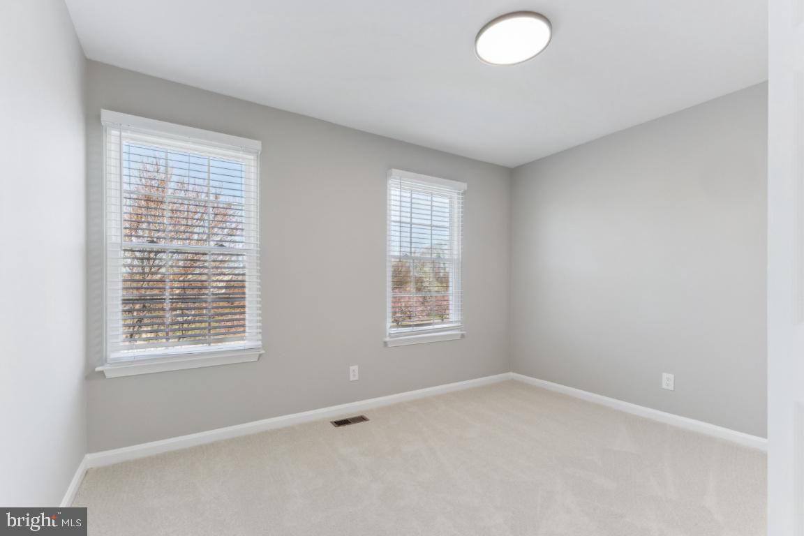 WELLINGTON/CLOVERHILL - Residential