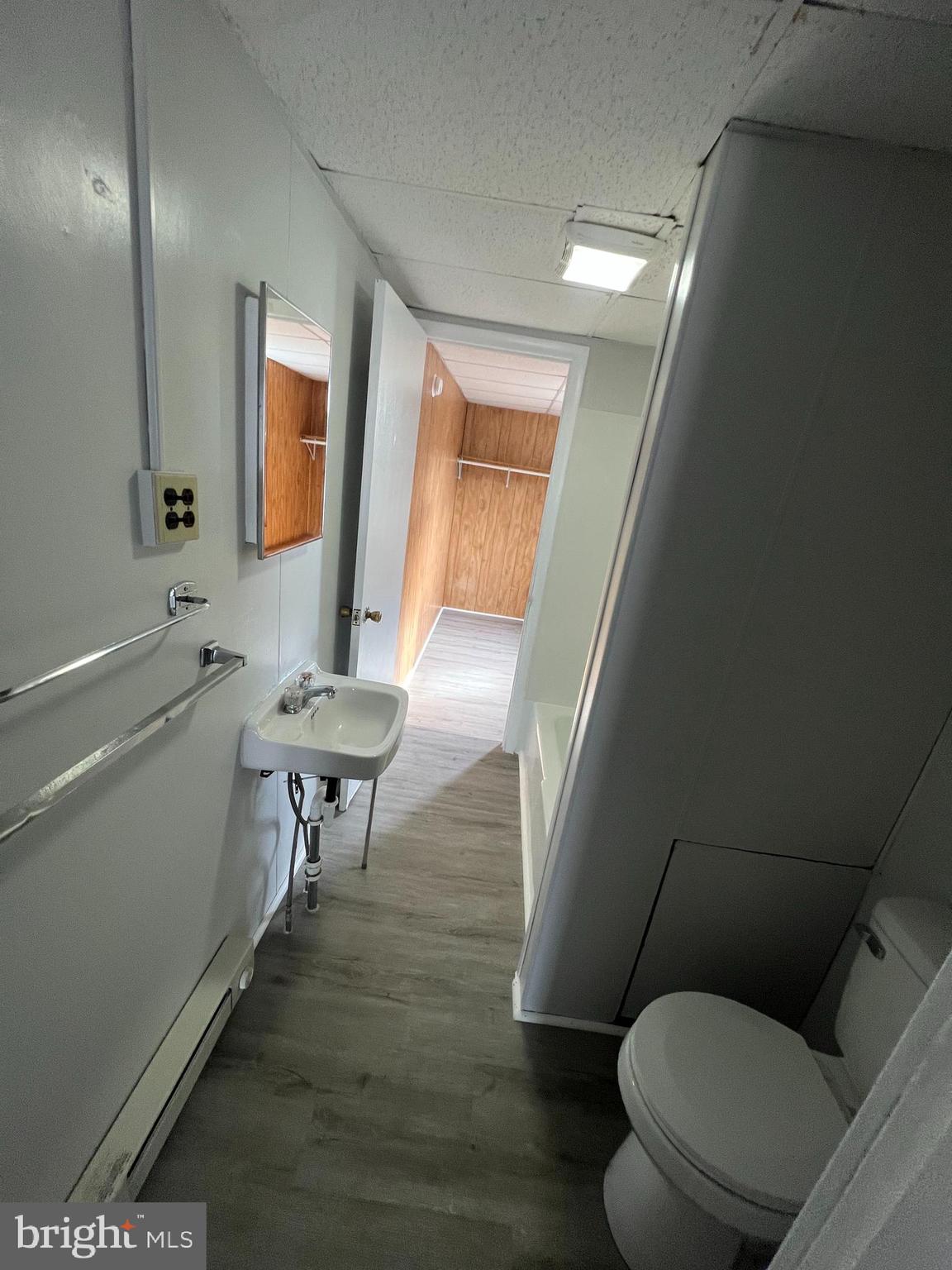 RESIDENTIAL - Residential Lease