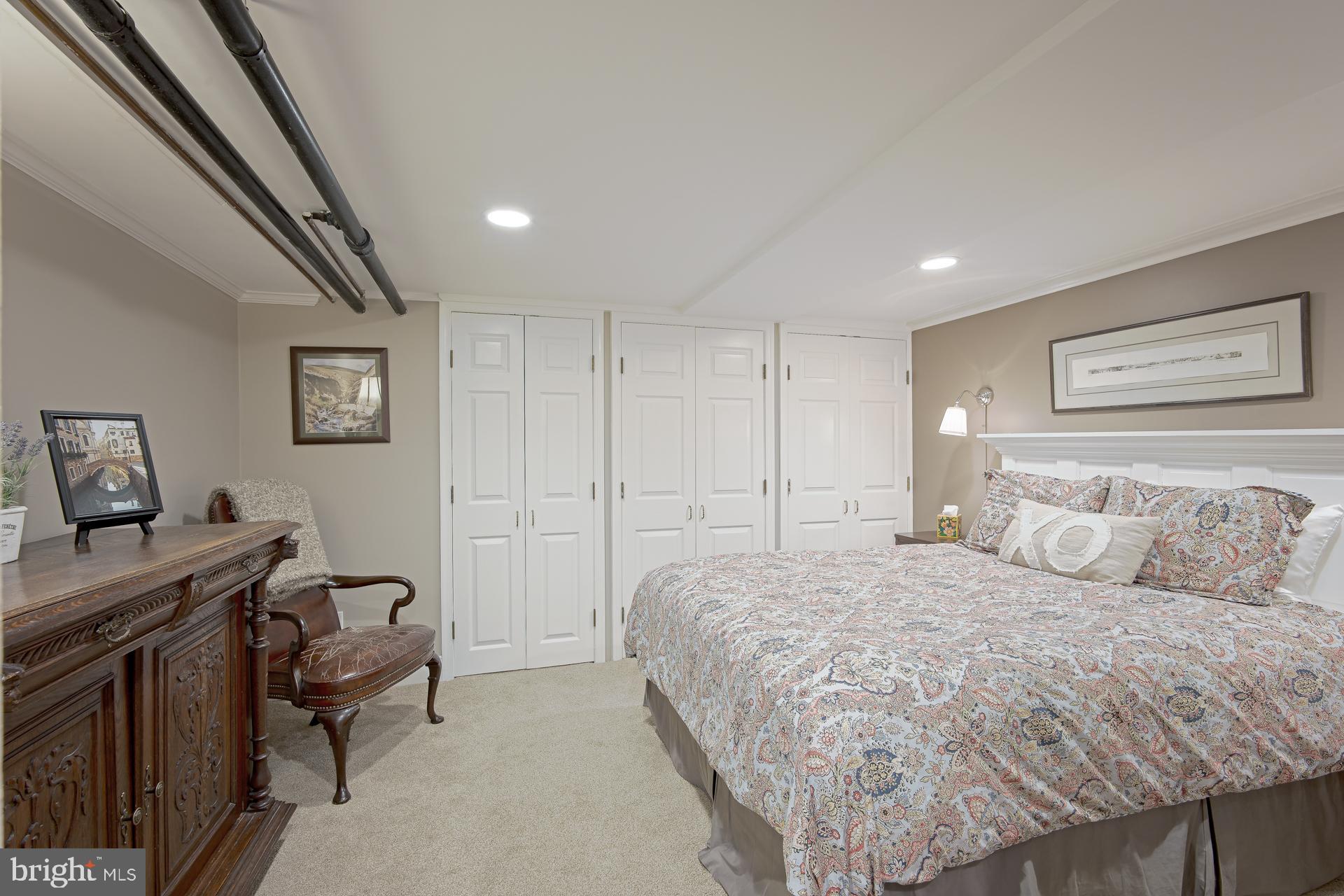 ROSEMONT - Residential