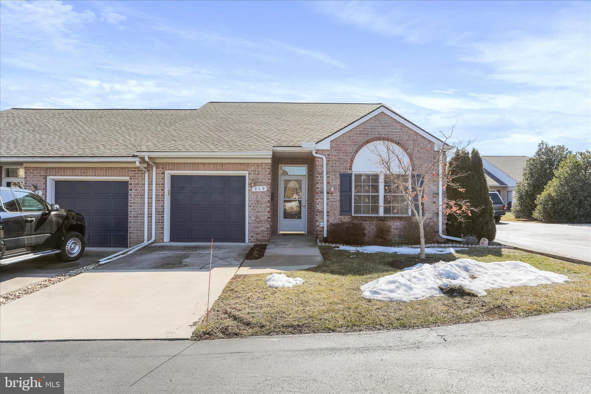 SUMMERLAND MANOR - Residential