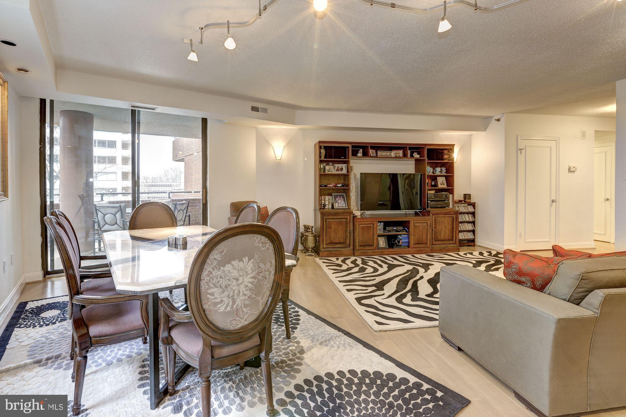 THE CARLETON OF CHEVY CHASE - Residential