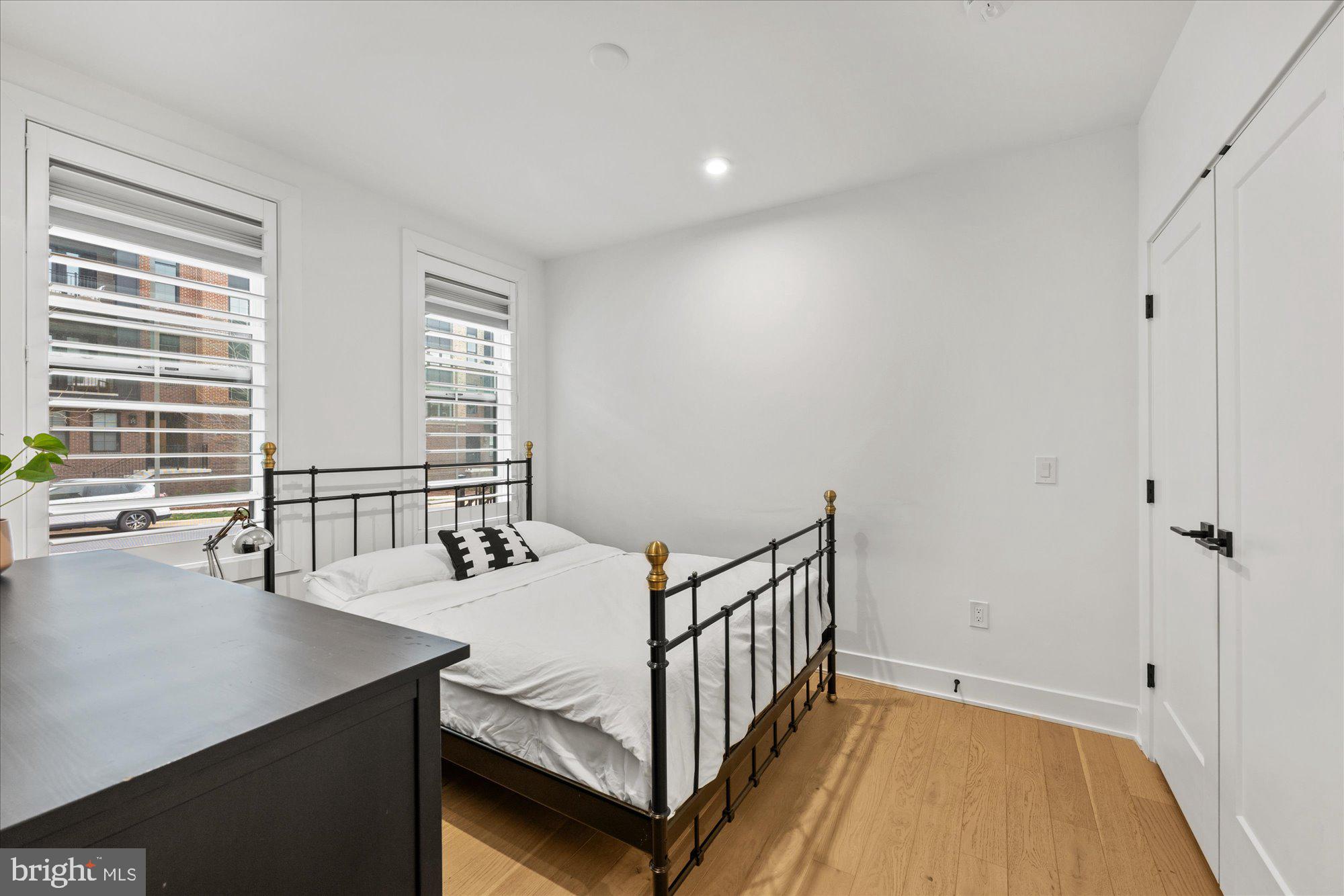 METRO WALK AT MOOREFIELD STATION - Residential