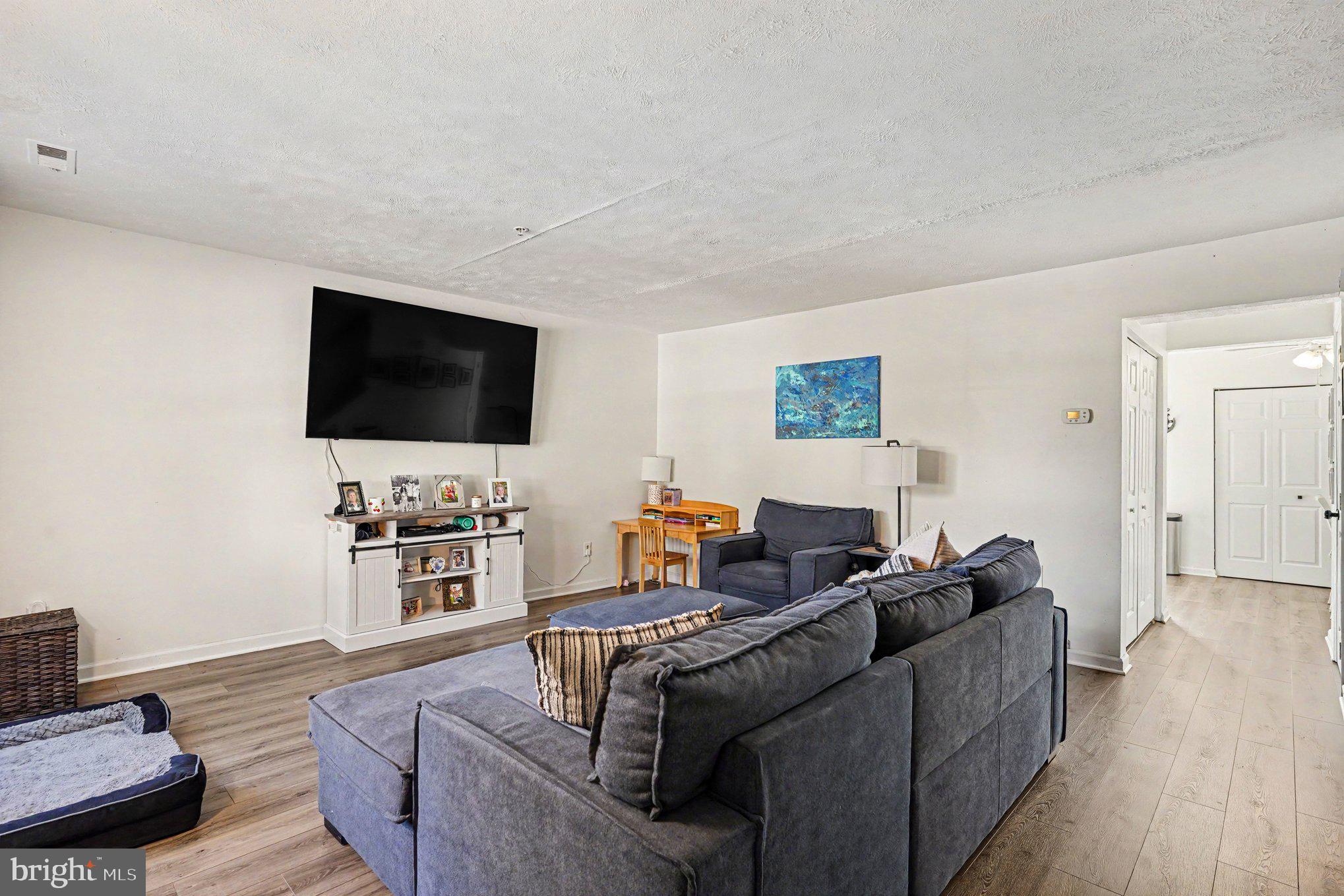CHESAPEAKE LANDING - Residential
