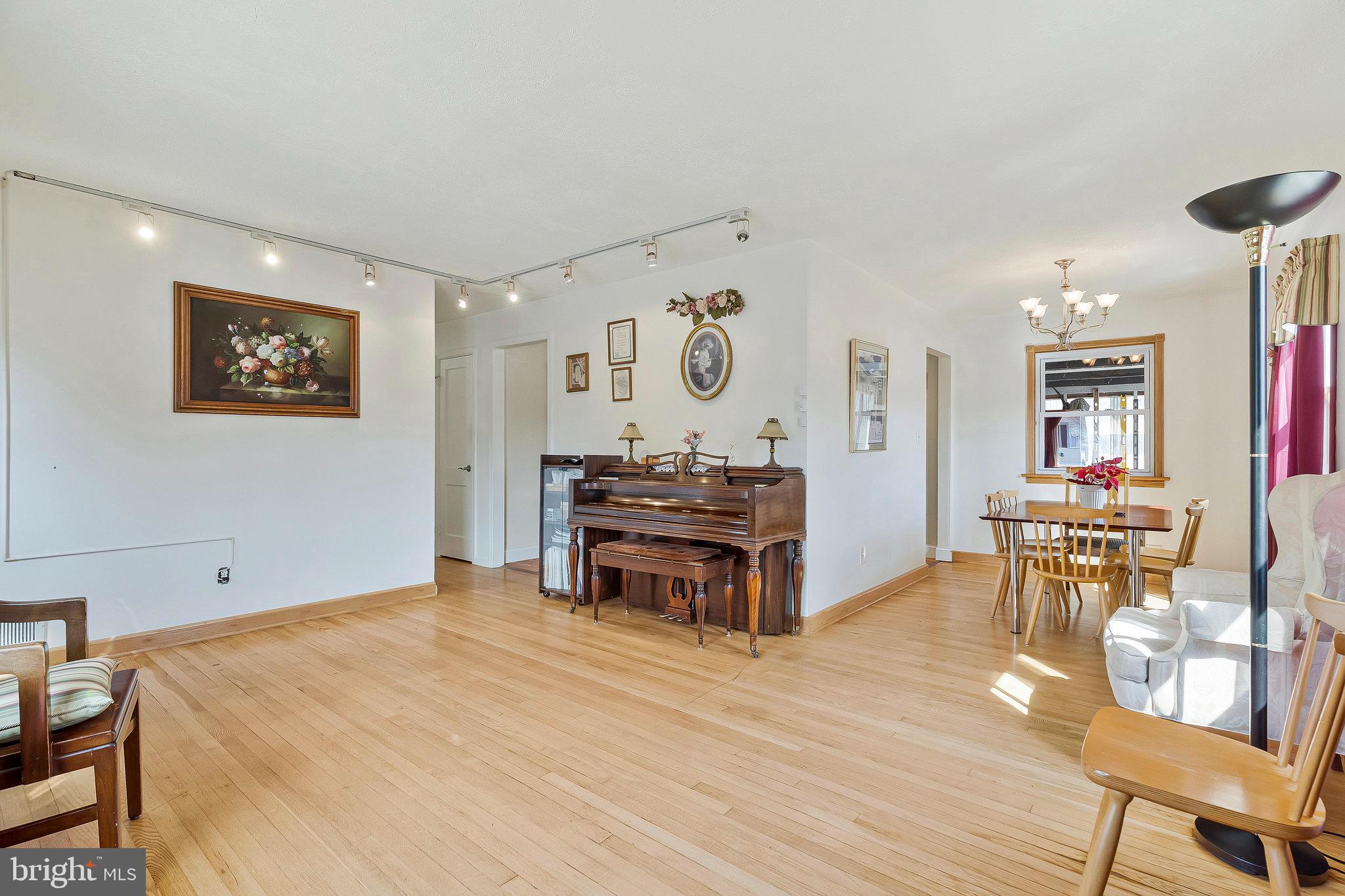 MAPLE HILL - Residential