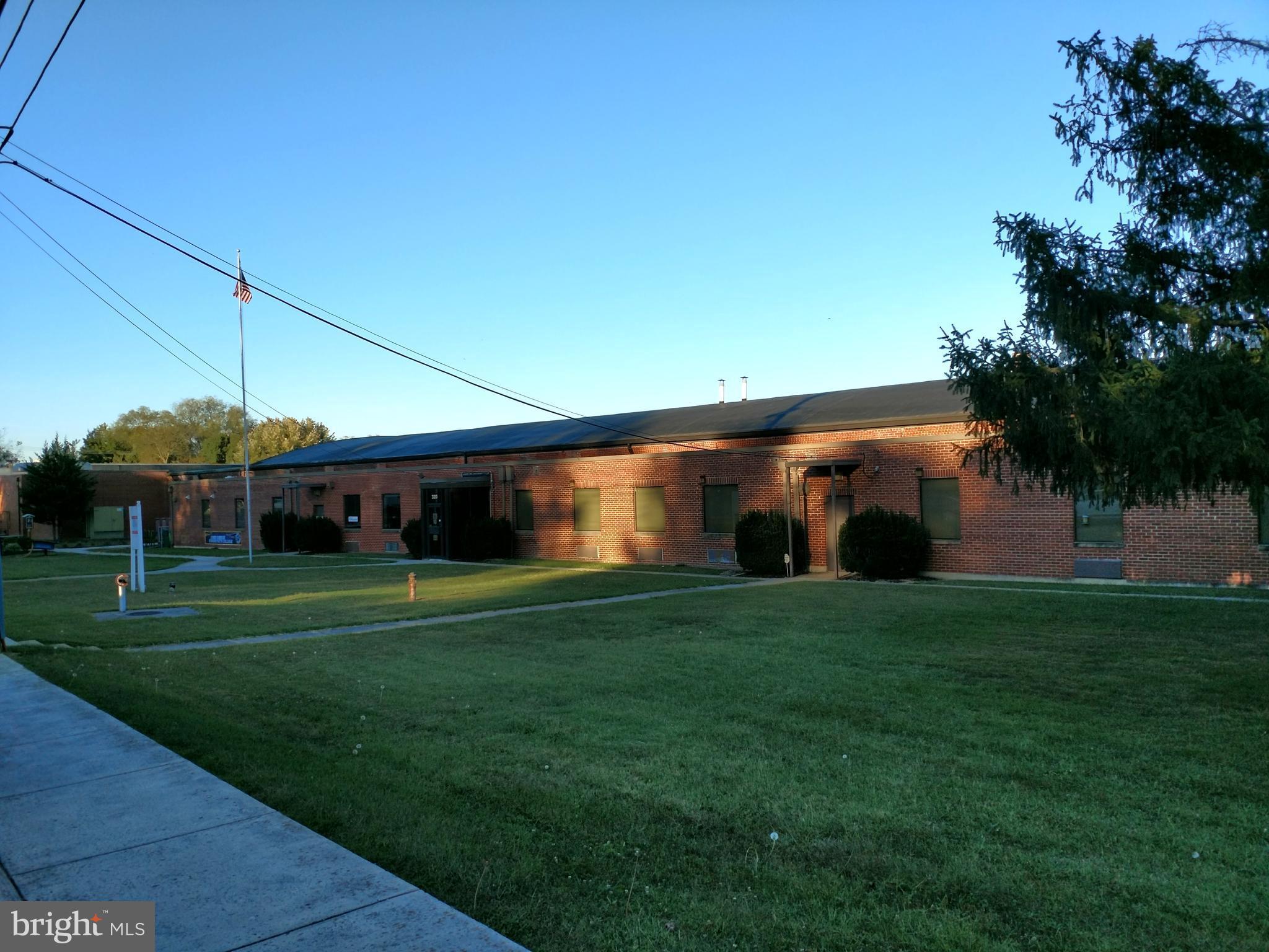 HUB Zone industrial/warehouse/office flexible space. PAGE COUNTY, LURAY VIRGINIA. 9 loading docks. Concrete floor. Zoned M1. Immediate occupation. Walls   Brick & Block. Floors   5  reinforced concrete. Roof   EPDM over insulated metal. Fully sprinkled. 20' CLEAR CEILING HEIGHT.