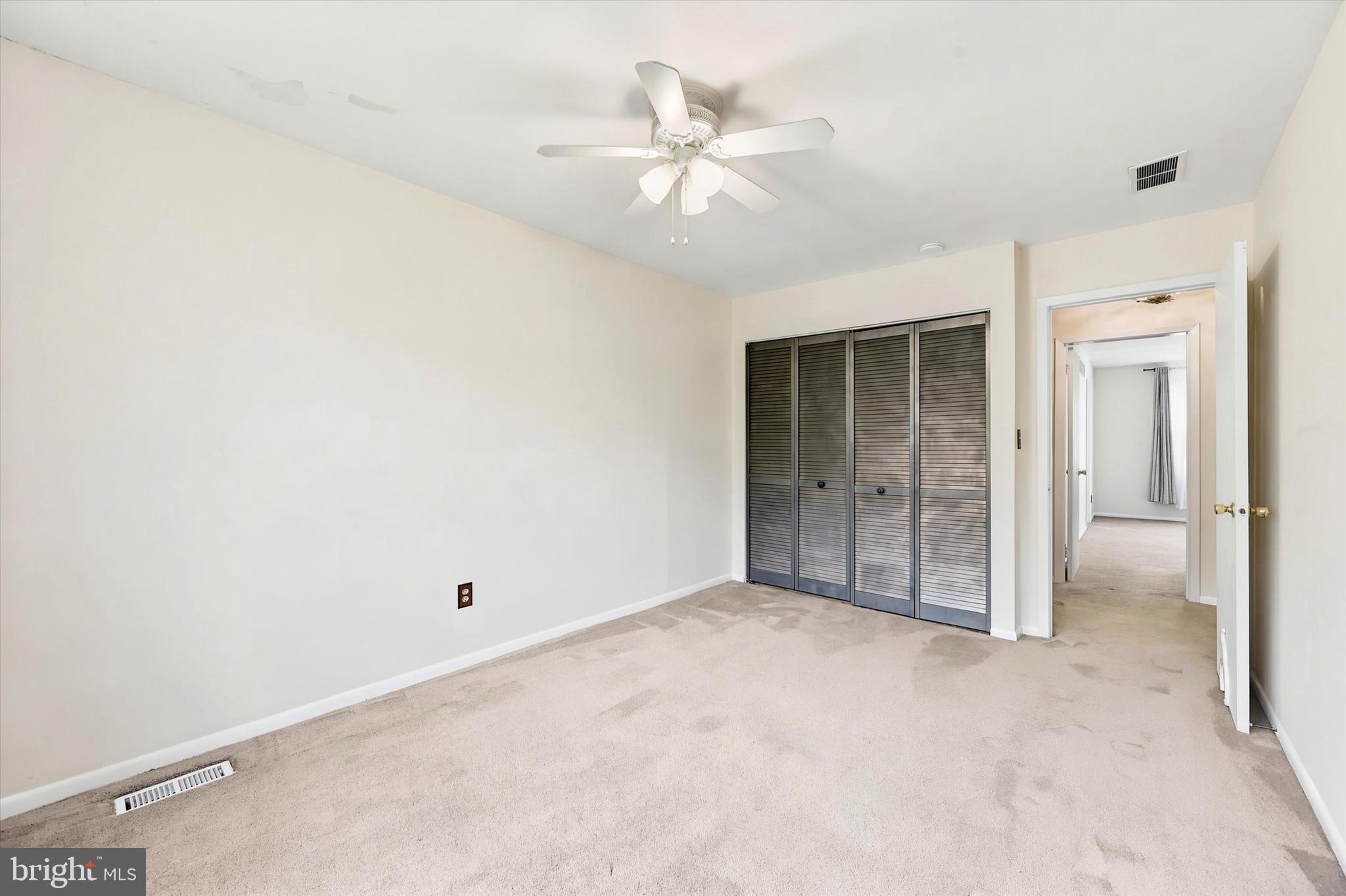 BEAVER RUN KNOLL - Residential