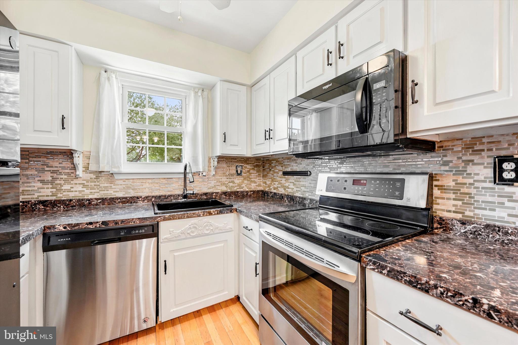 BEAVER RUN KNOLL - Residential