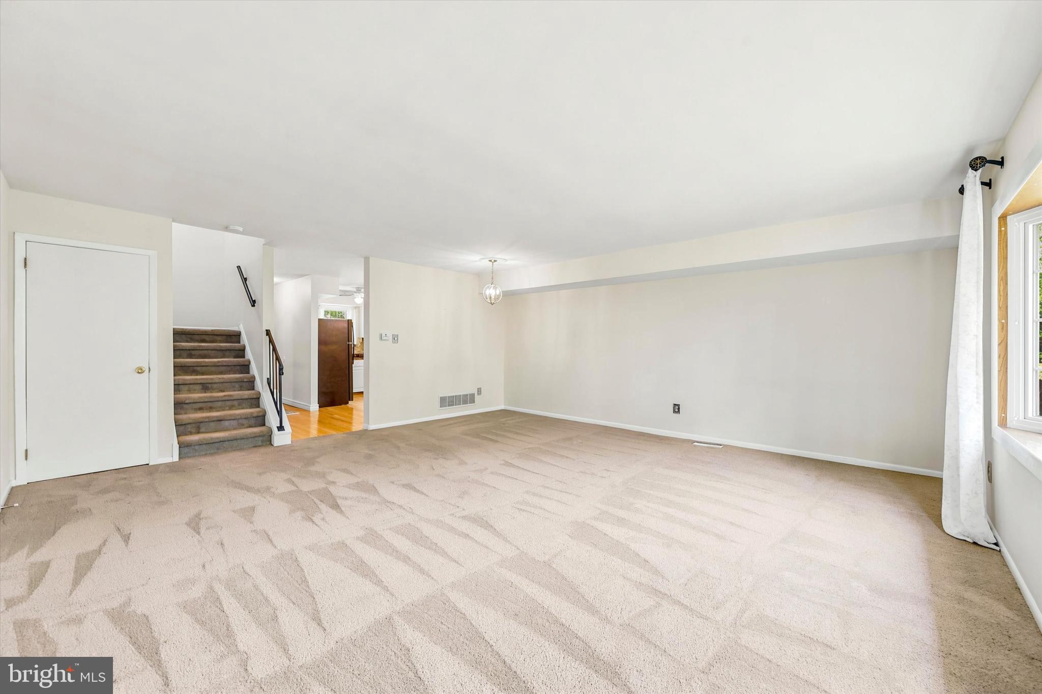 BEAVER RUN KNOLL - Residential