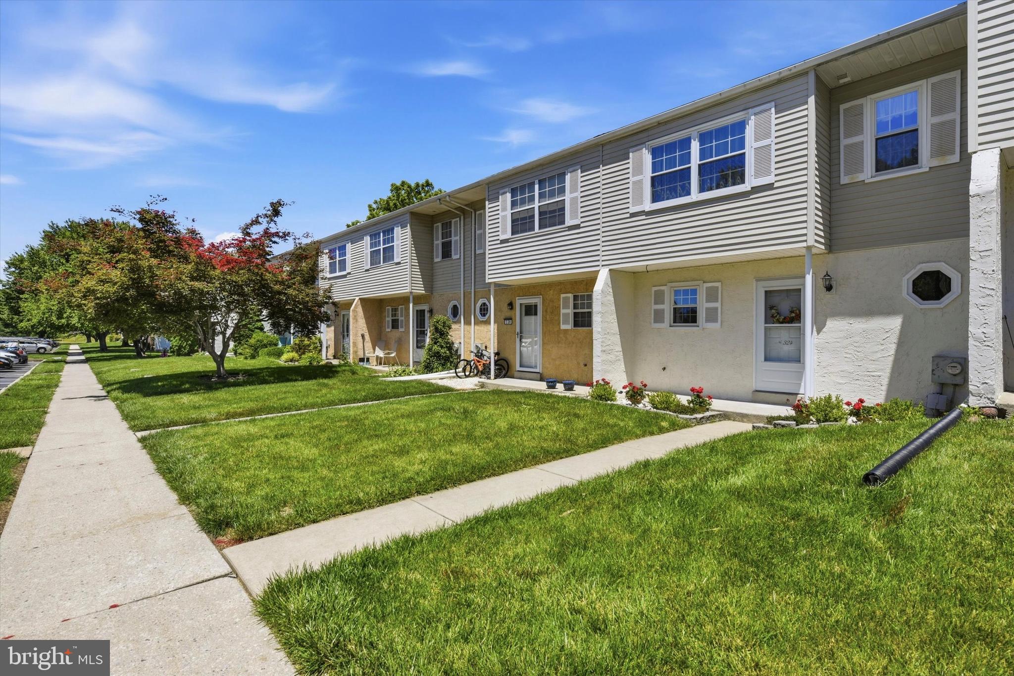 BEAVER RUN KNOLL - Residential