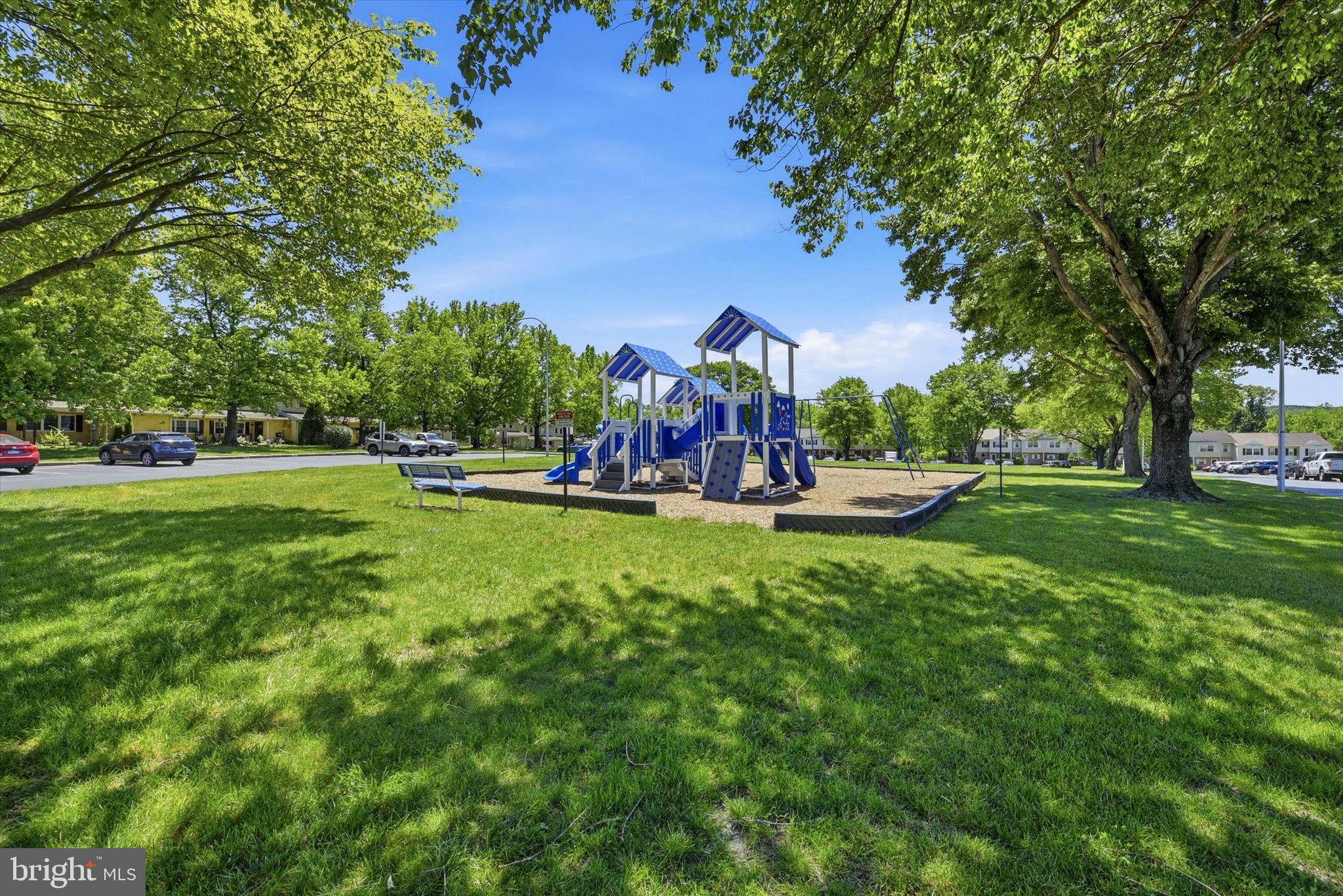 BEAVER RUN KNOLL - Residential