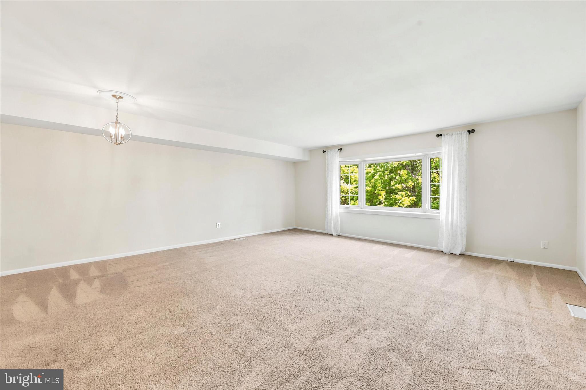 BEAVER RUN KNOLL - Residential