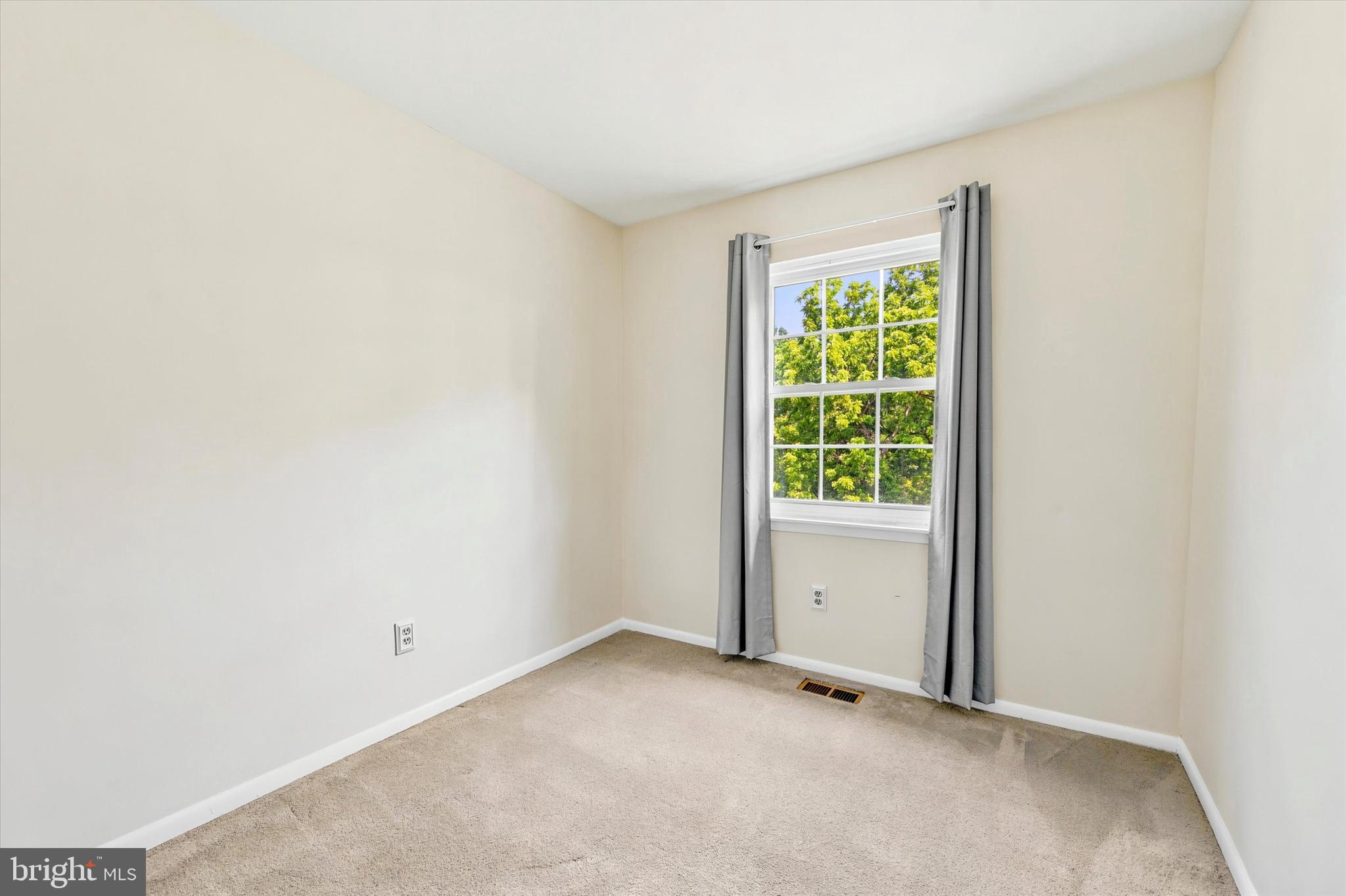 BEAVER RUN KNOLL - Residential