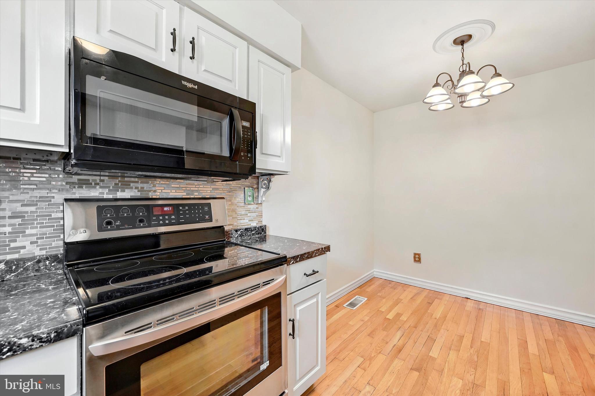BEAVER RUN KNOLL - Residential