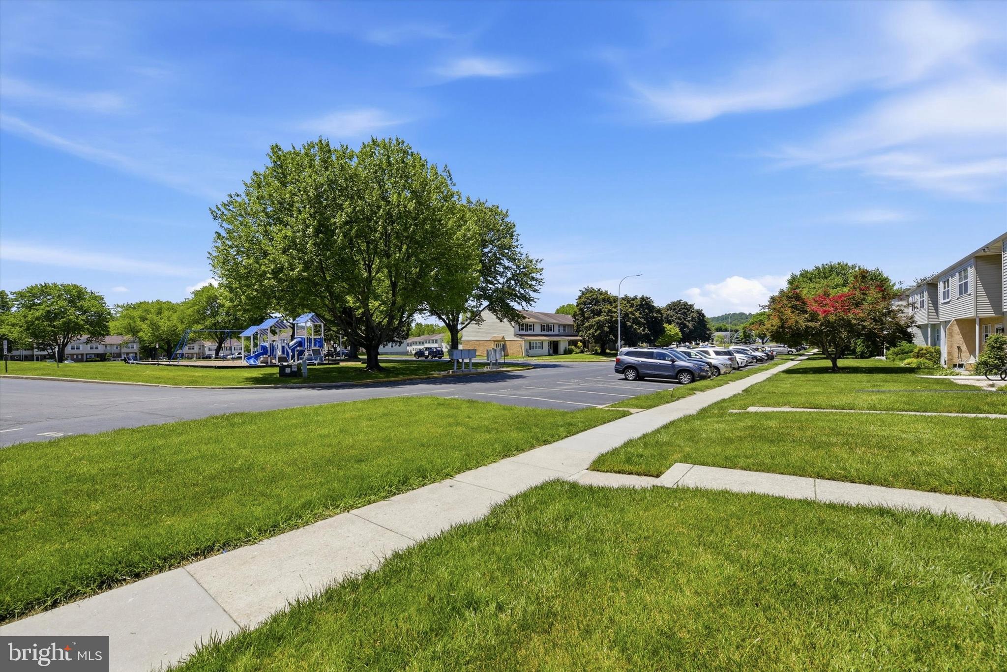 BEAVER RUN KNOLL - Residential