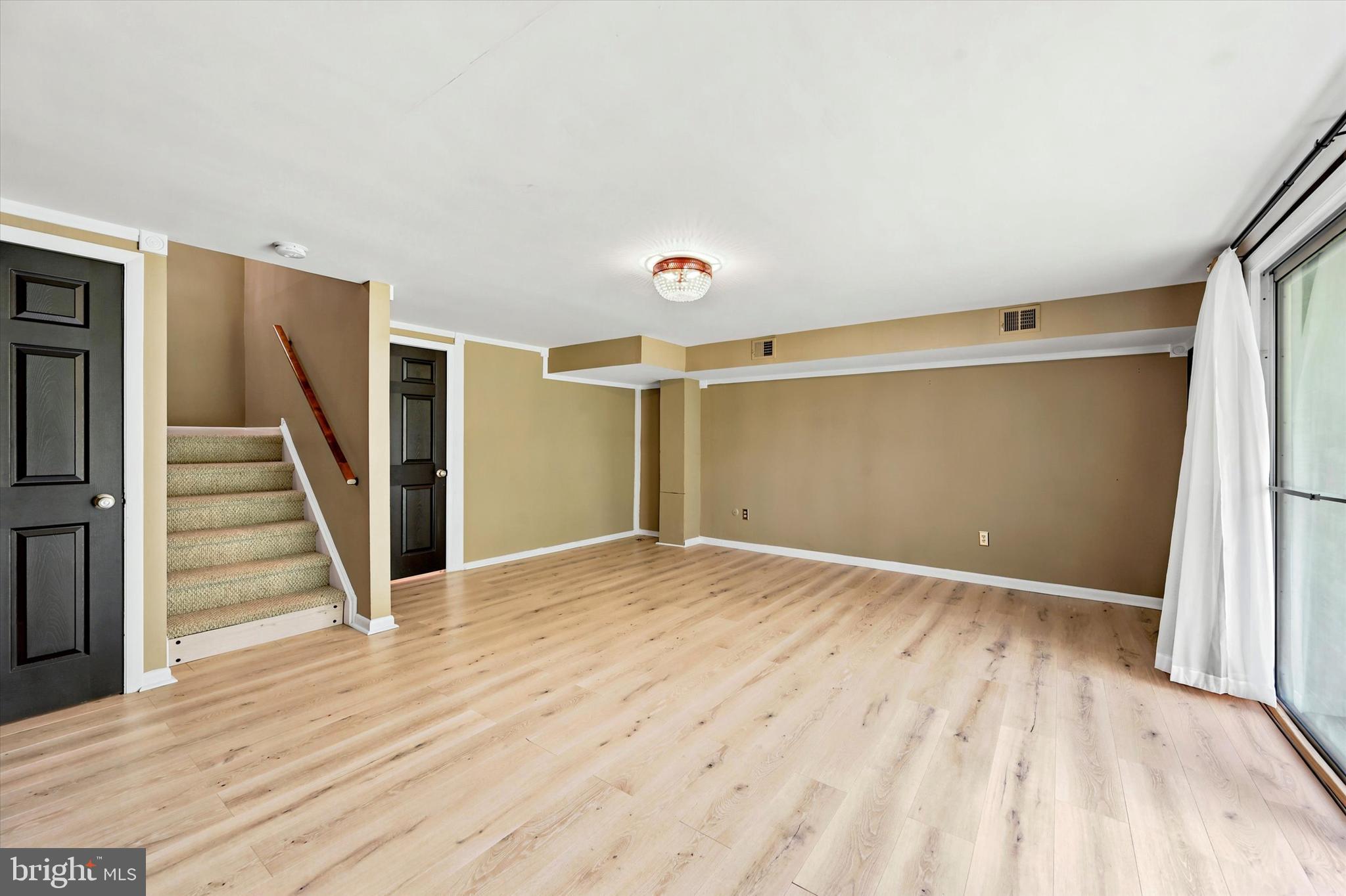 BEAVER RUN KNOLL - Residential