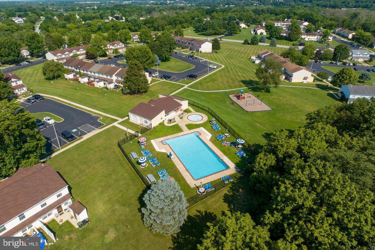 BEAVER RUN KNOLL - Residential