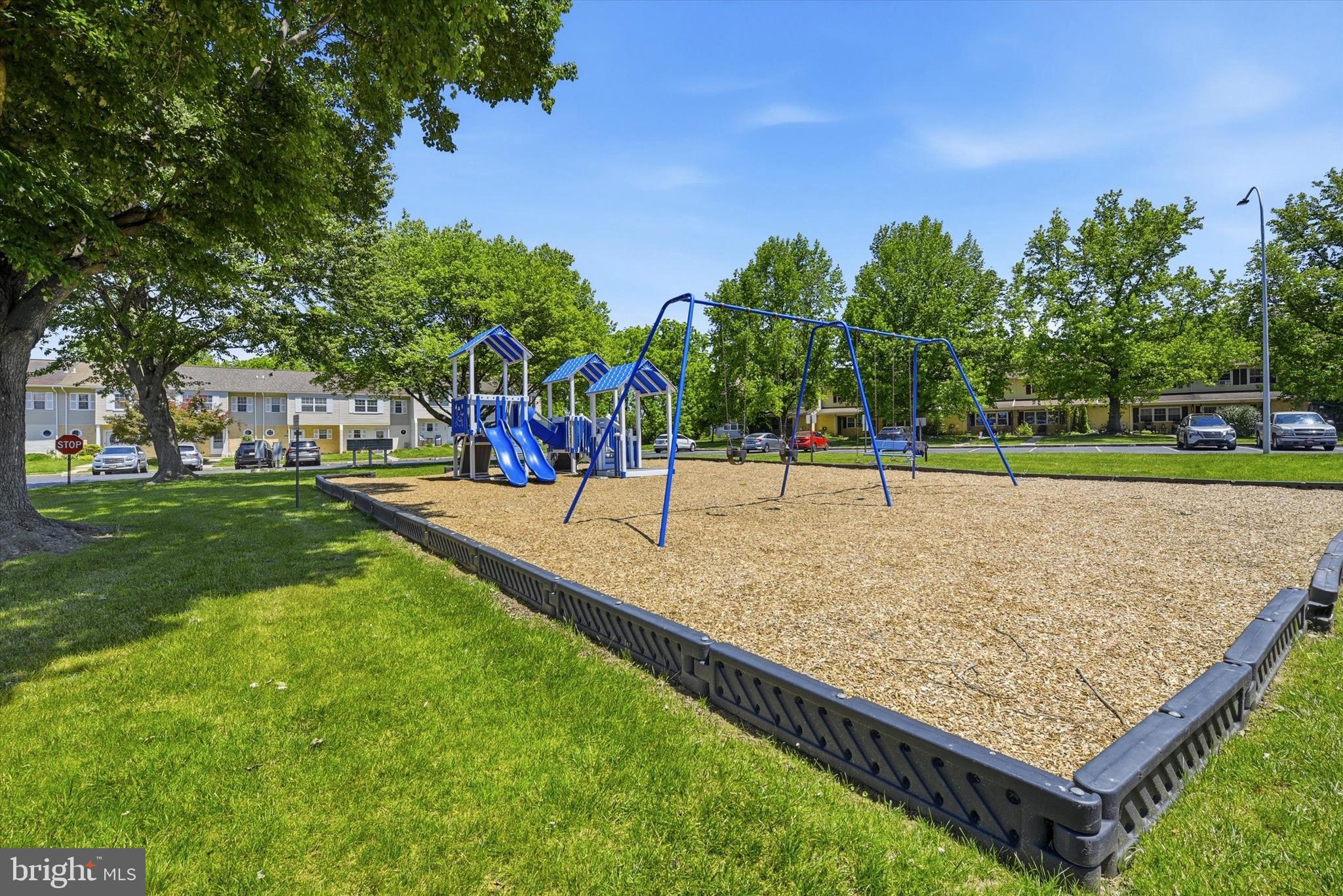 BEAVER RUN KNOLL - Residential