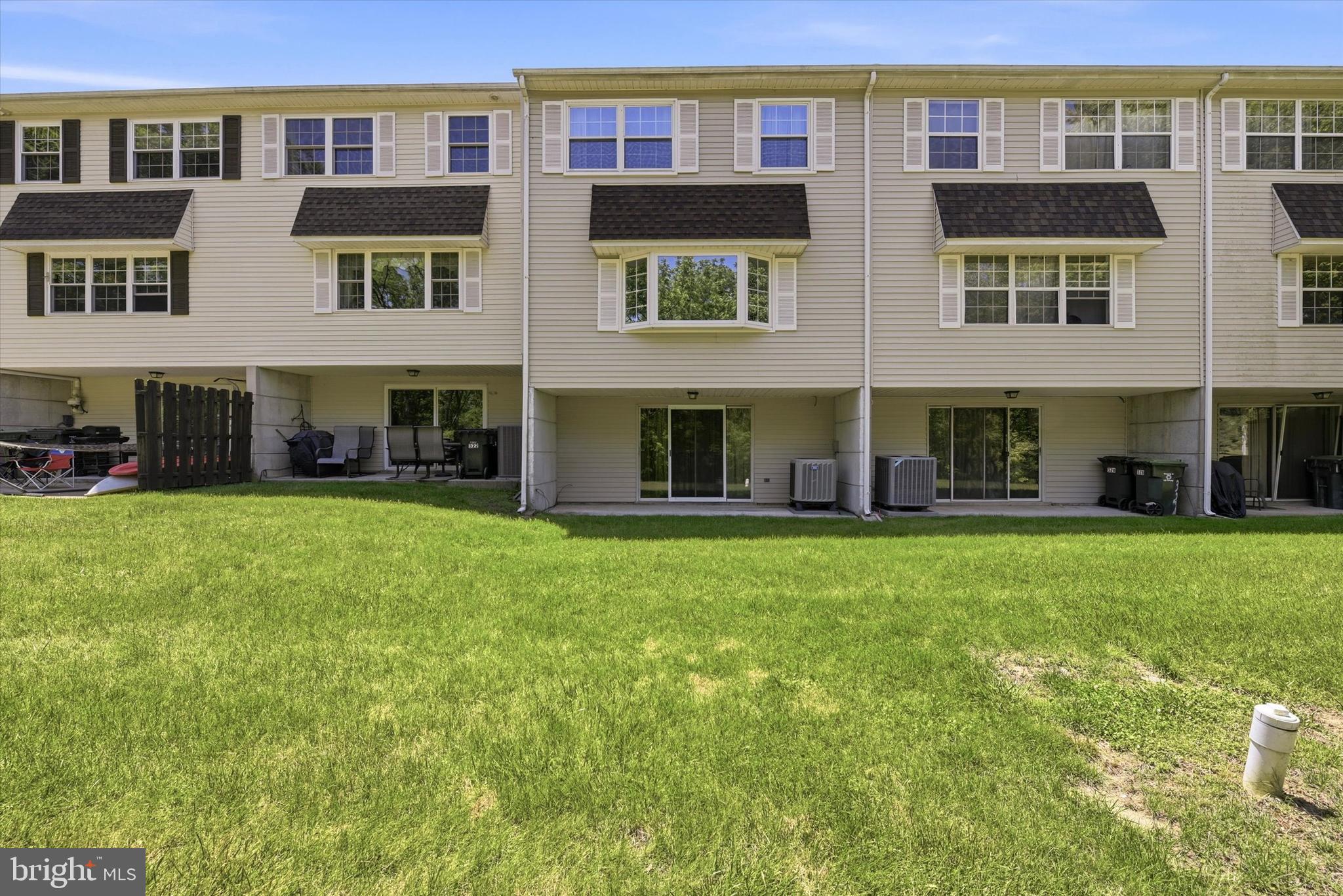 BEAVER RUN KNOLL - Residential