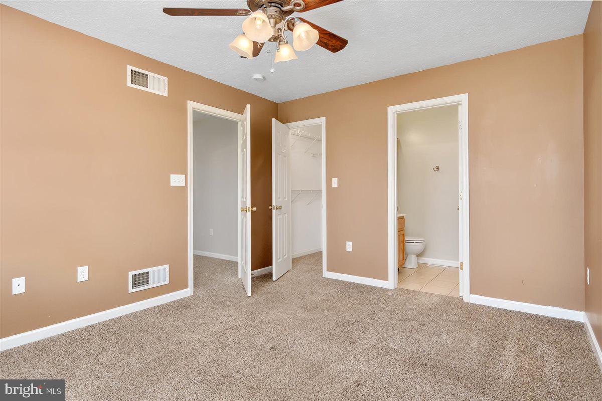 RIDGEFIELD - Residential
