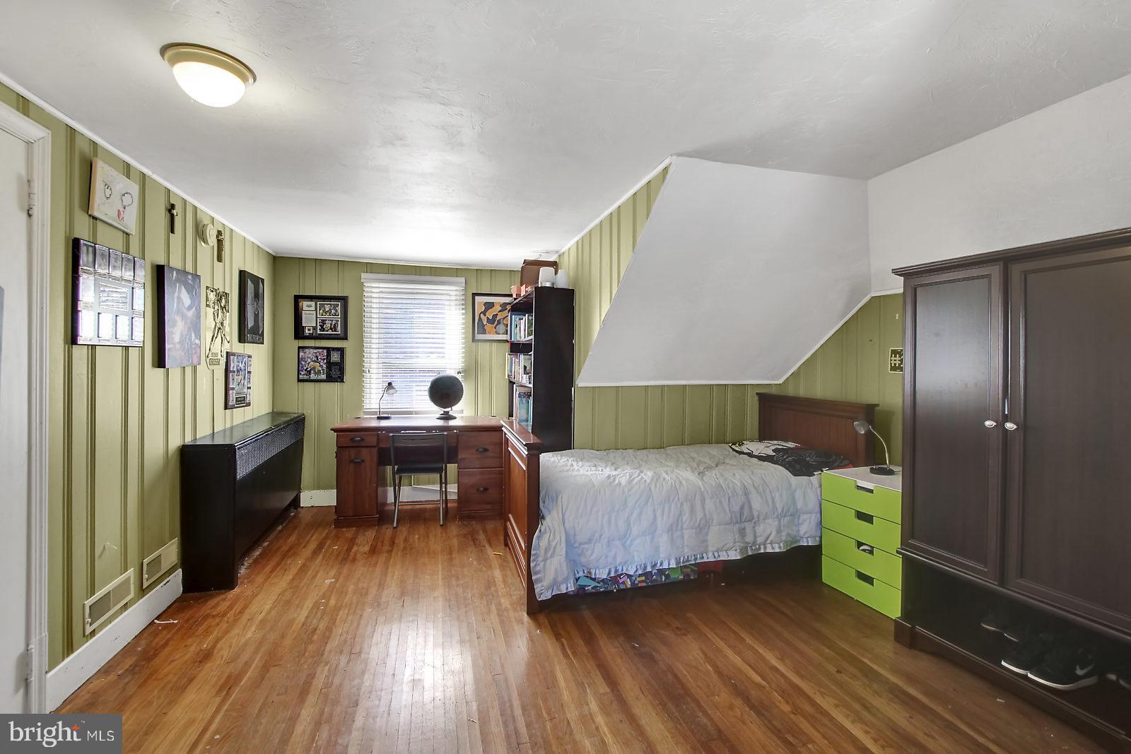 OLD EAST YORK - Residential