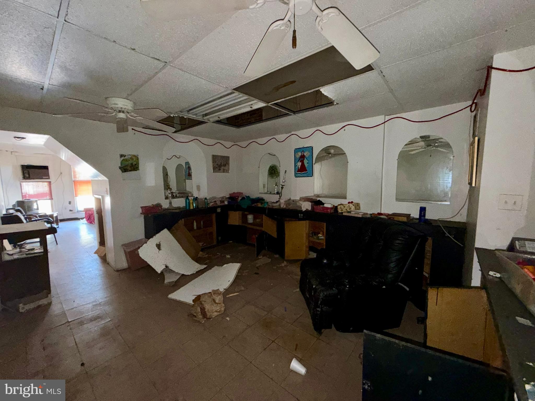 SANDTOWN-WINCHESTER - Commercial Sale