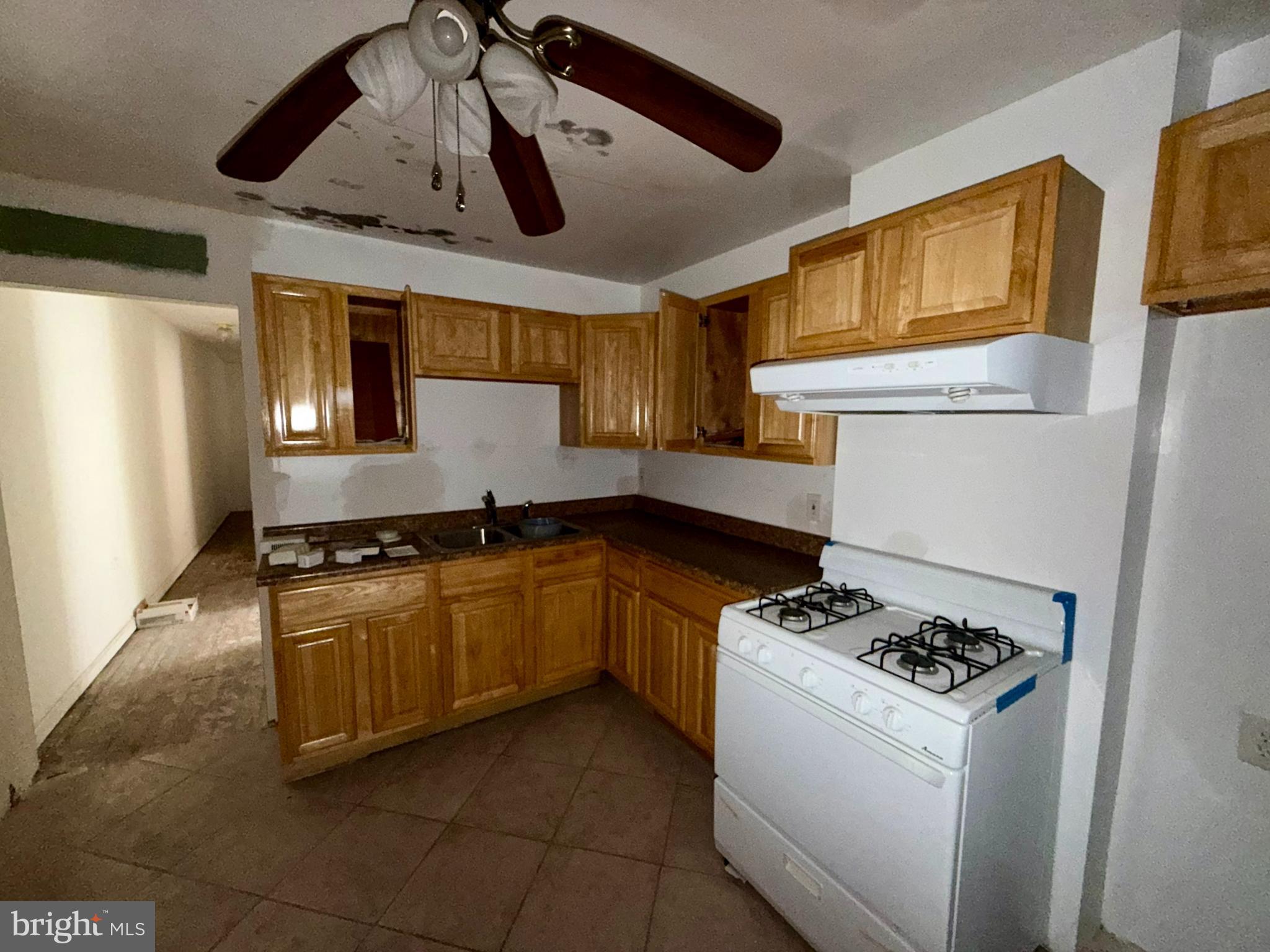 SANDTOWN-WINCHESTER - Commercial Sale