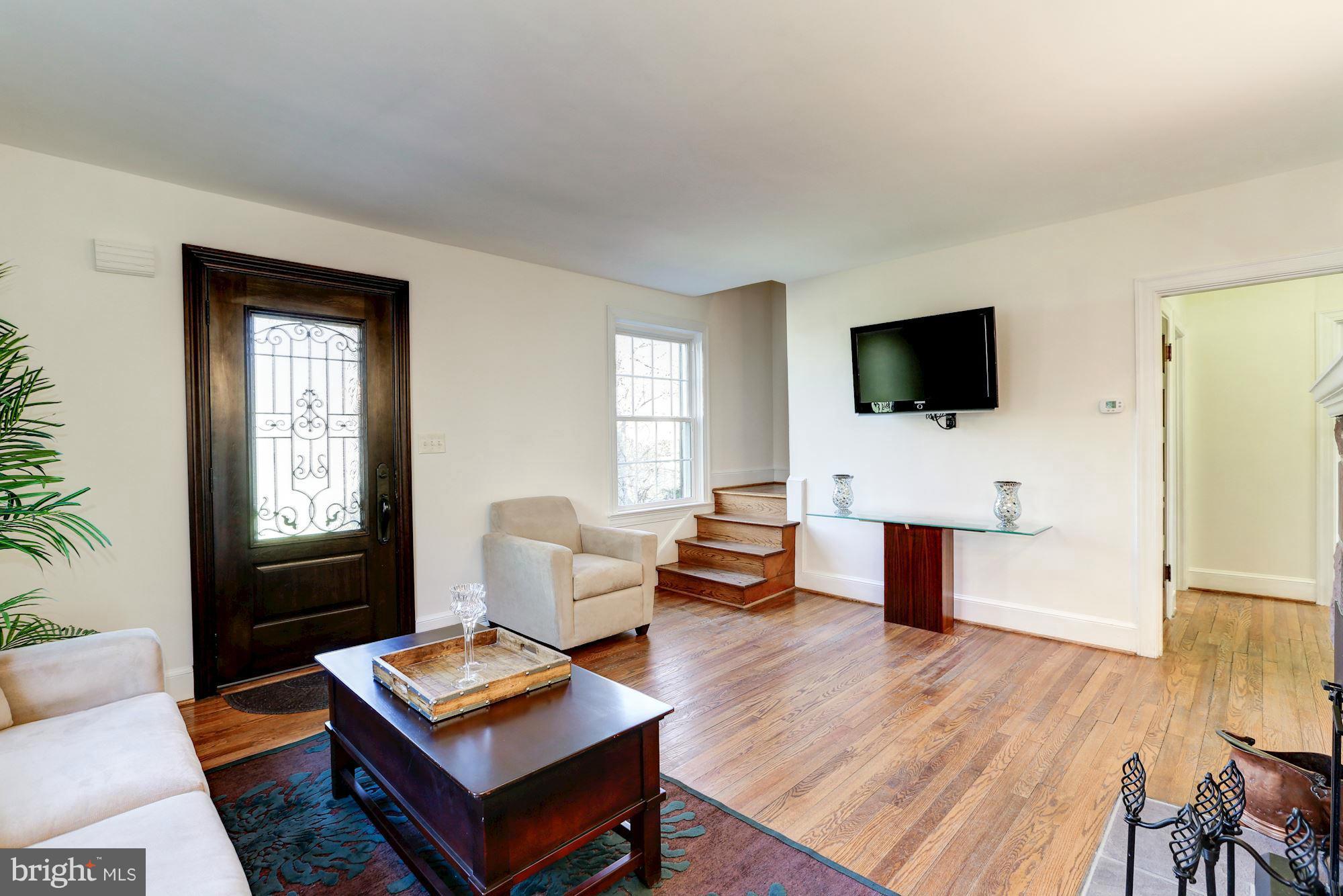 LEE MANOR - Residential