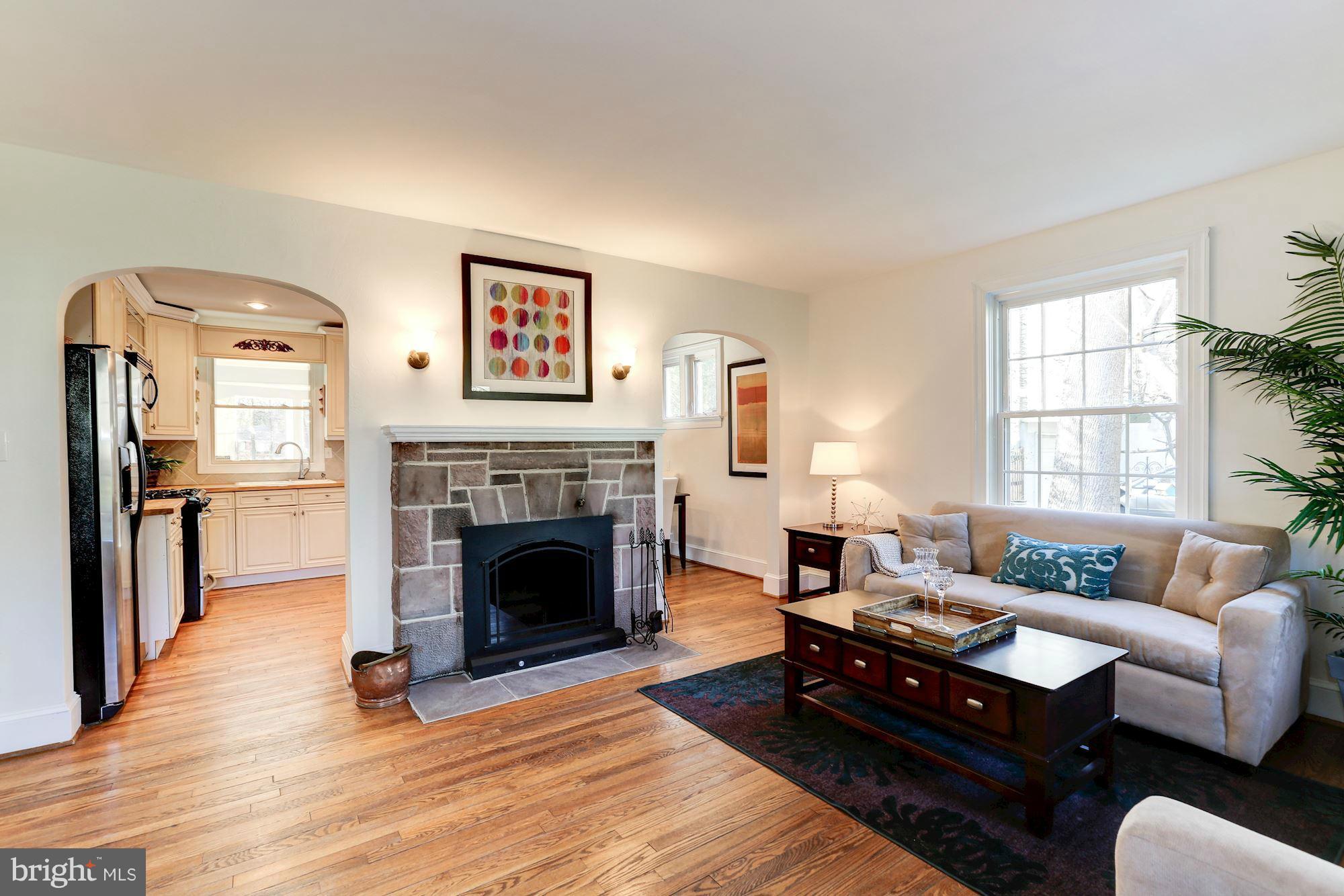LEE MANOR - Residential