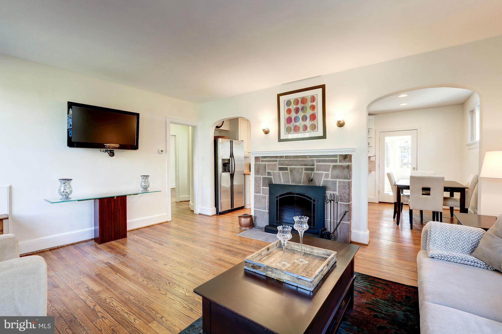 LEE MANOR - Residential