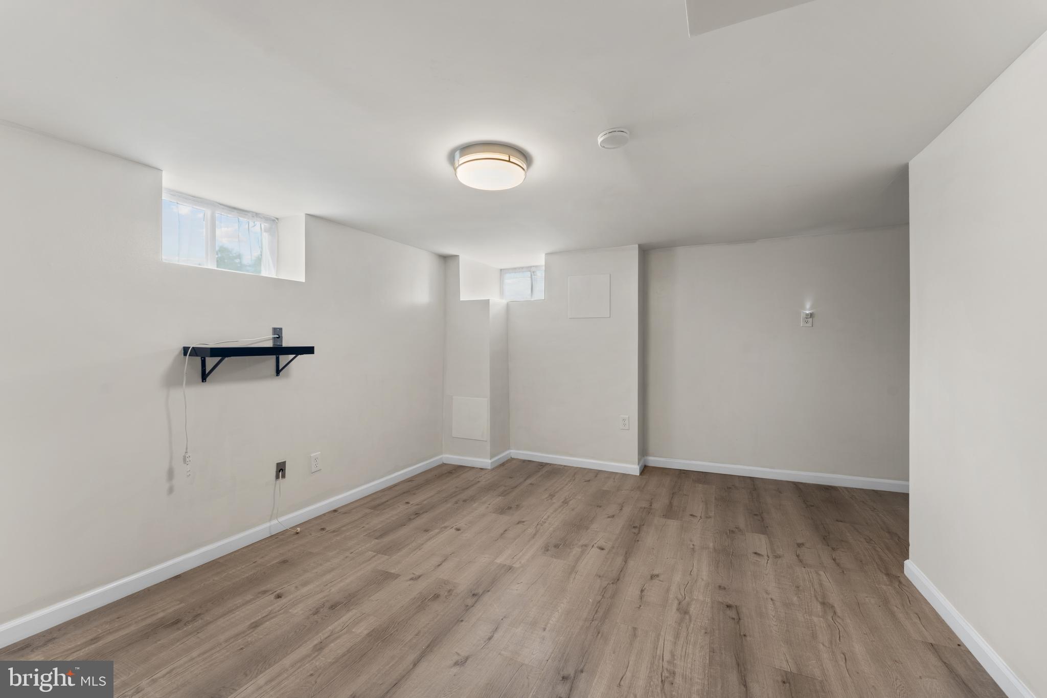 WEST HILLS - Residential